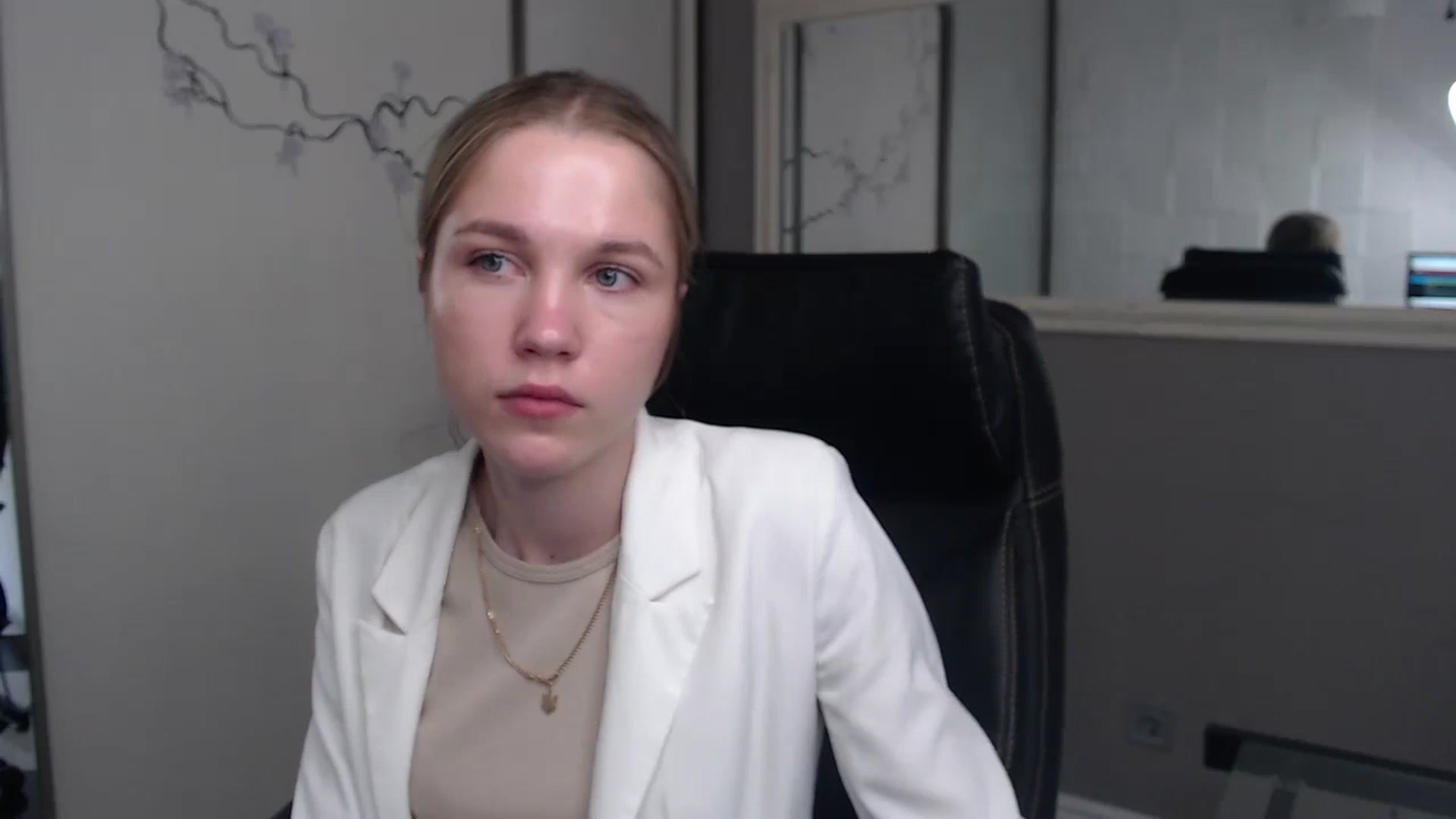 Gallery image thumbnail from Kate_Lewiss's myfreecams stream on, 05/27/2024, 10:05 image 19 of 20