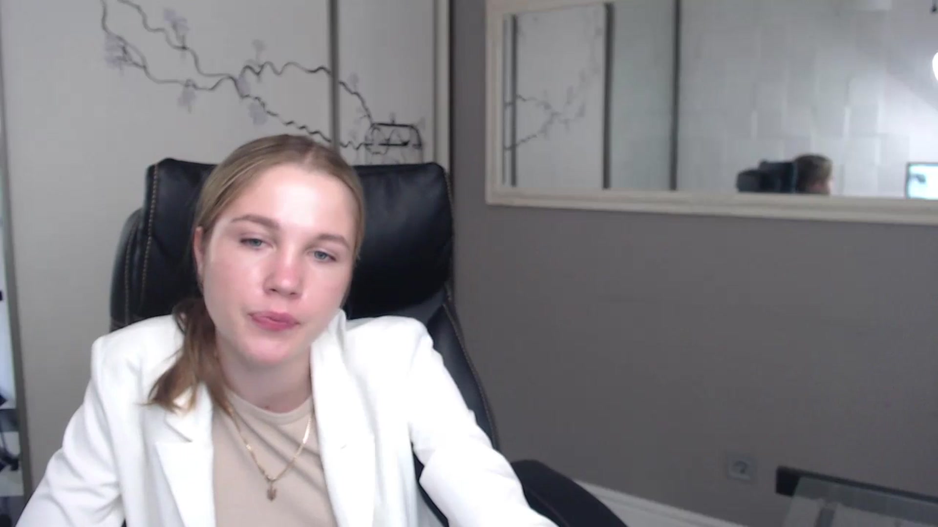 Gallery image thumbnail from Kate_Lewiss's myfreecams stream on, 05/27/2024, 10:05 image 12 of 20