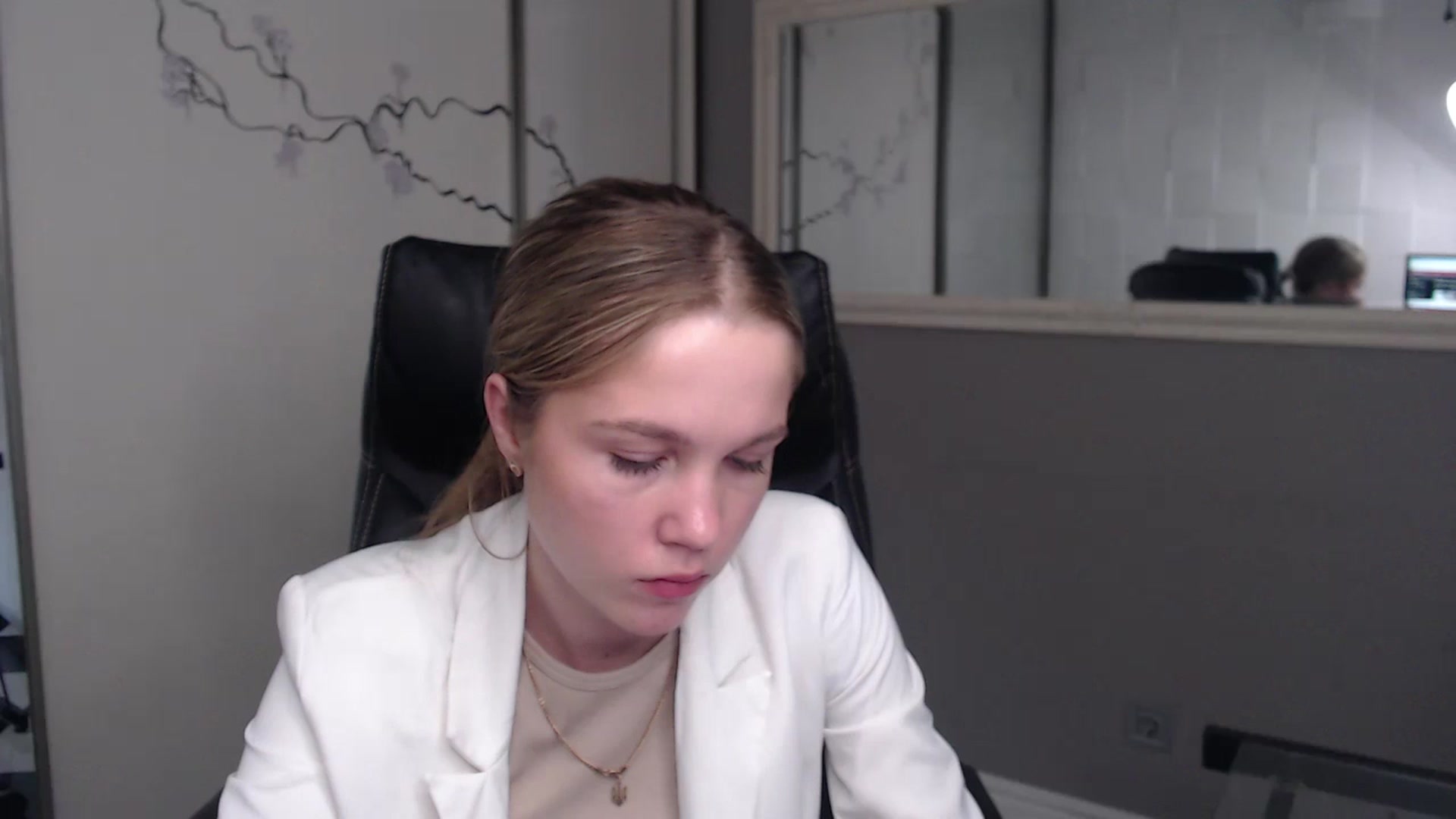 Gallery image thumbnail from Kate_Lewiss's myfreecams stream on, 05/27/2024, 10:05 image 1 of 20