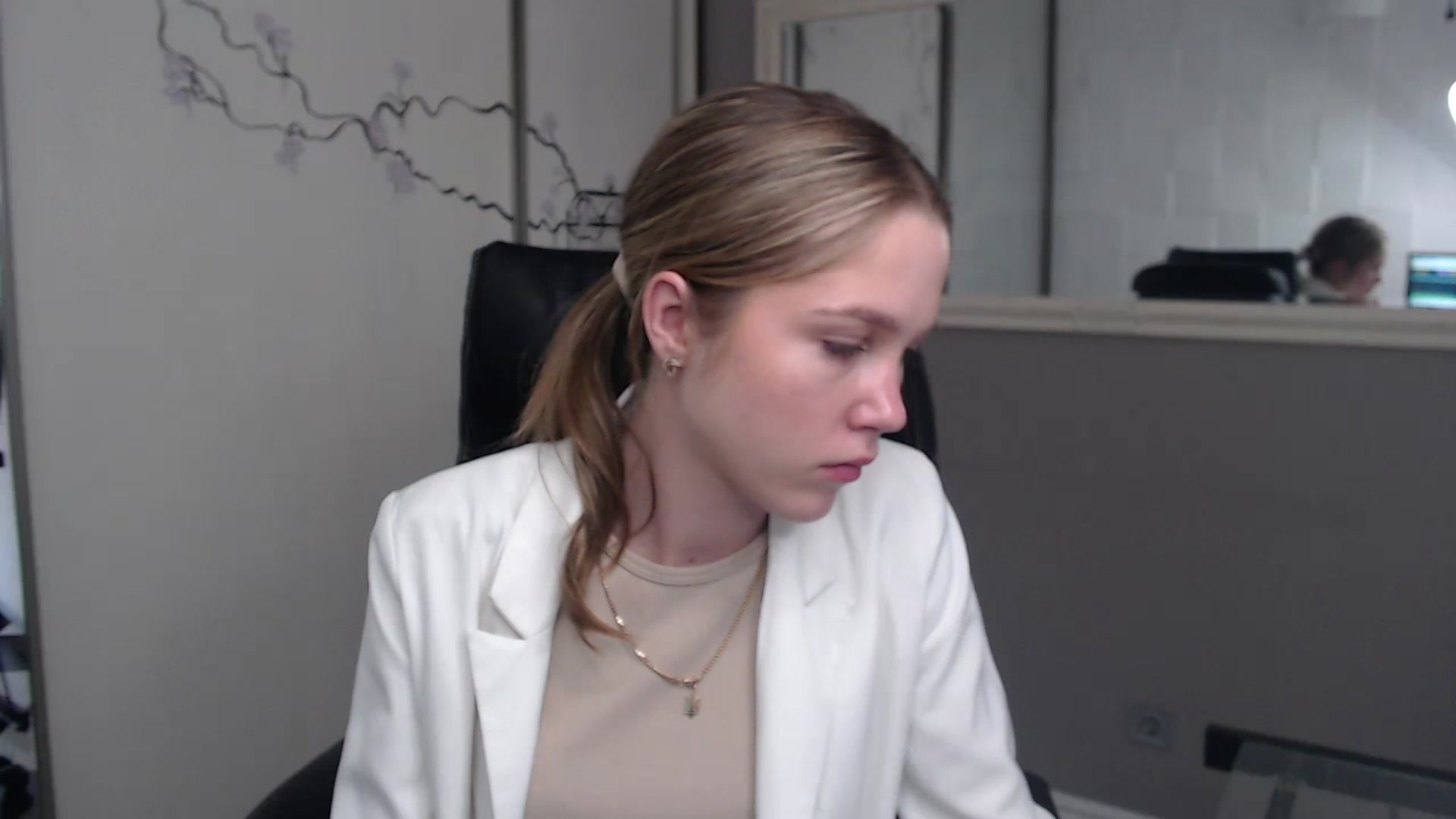 Gallery image thumbnail from Kate_Lewiss's myfreecams stream on, 05/27/2024, 10:05 image 20 of 20