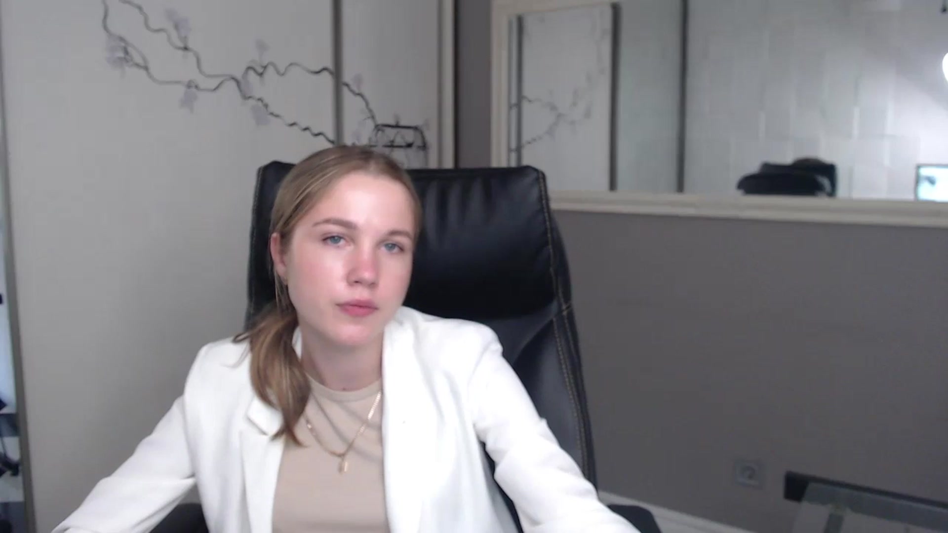 Gallery image thumbnail from Kate_Lewiss's myfreecams stream on, 05/27/2024, 10:05 image 15 of 20