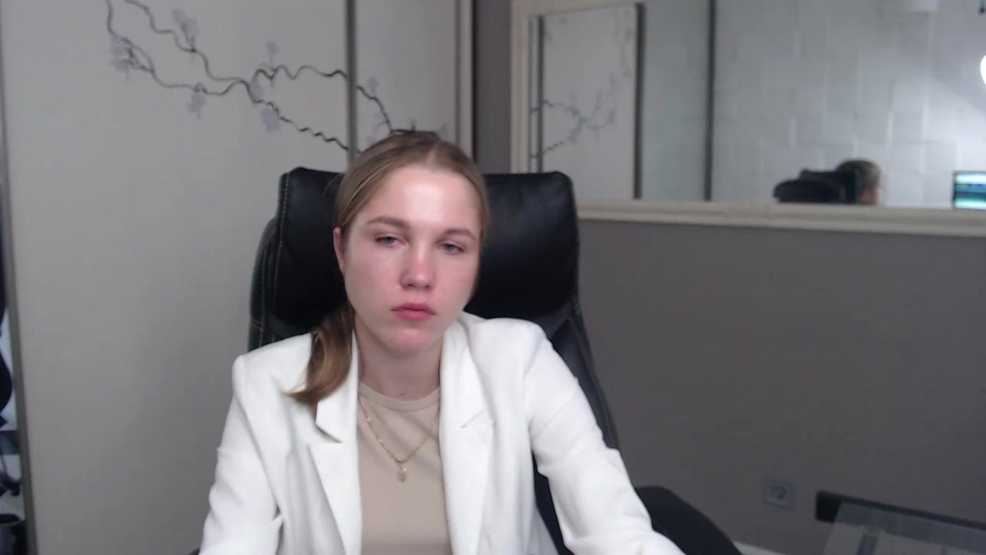 Gallery image thumbnail from Kate_Lewiss's myfreecams stream on, 05/27/2024, 10:21 image 11 of 20