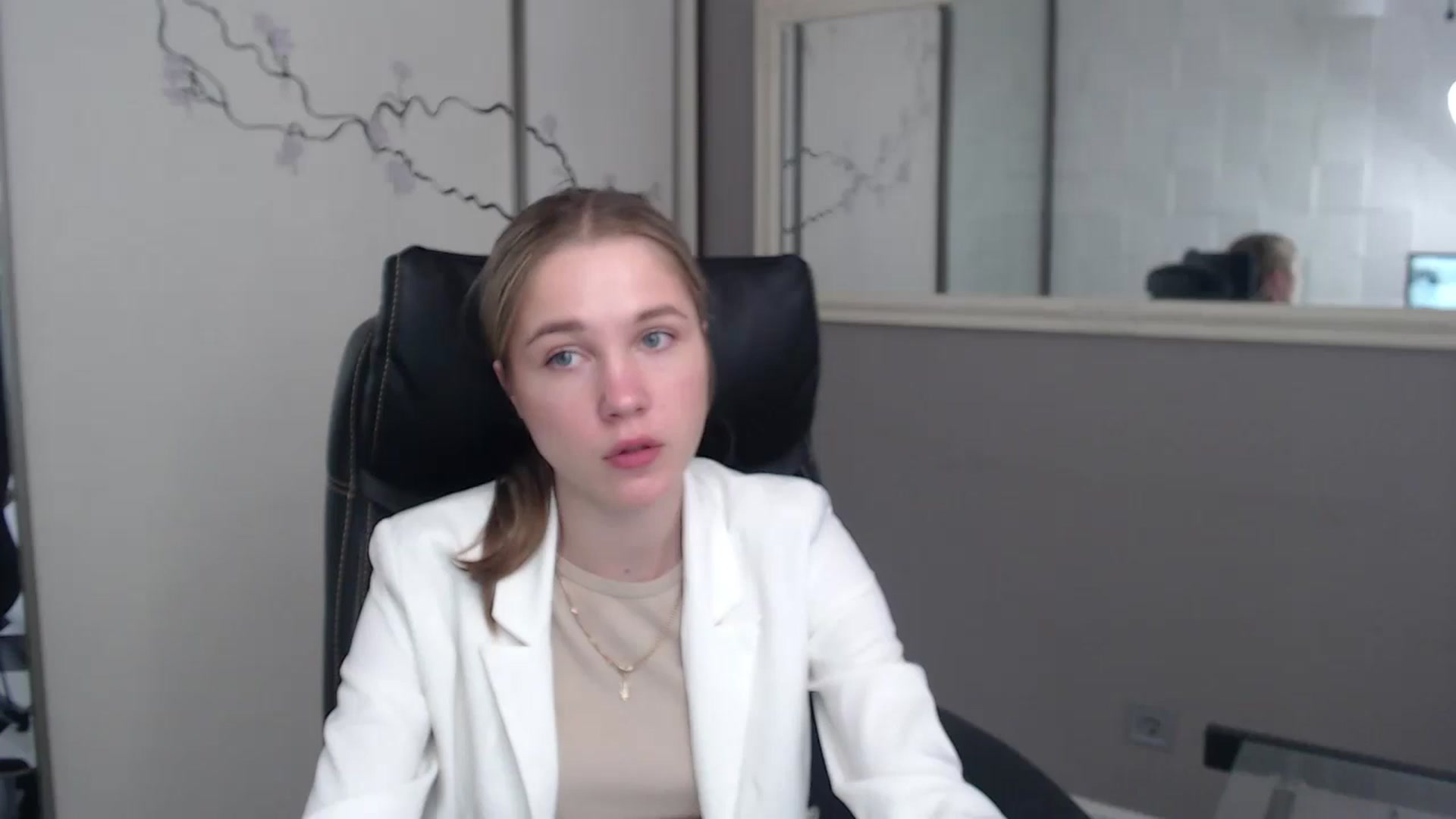 Gallery image thumbnail from Kate_Lewiss's myfreecams stream on, 05/27/2024, 10:21 image 8 of 20