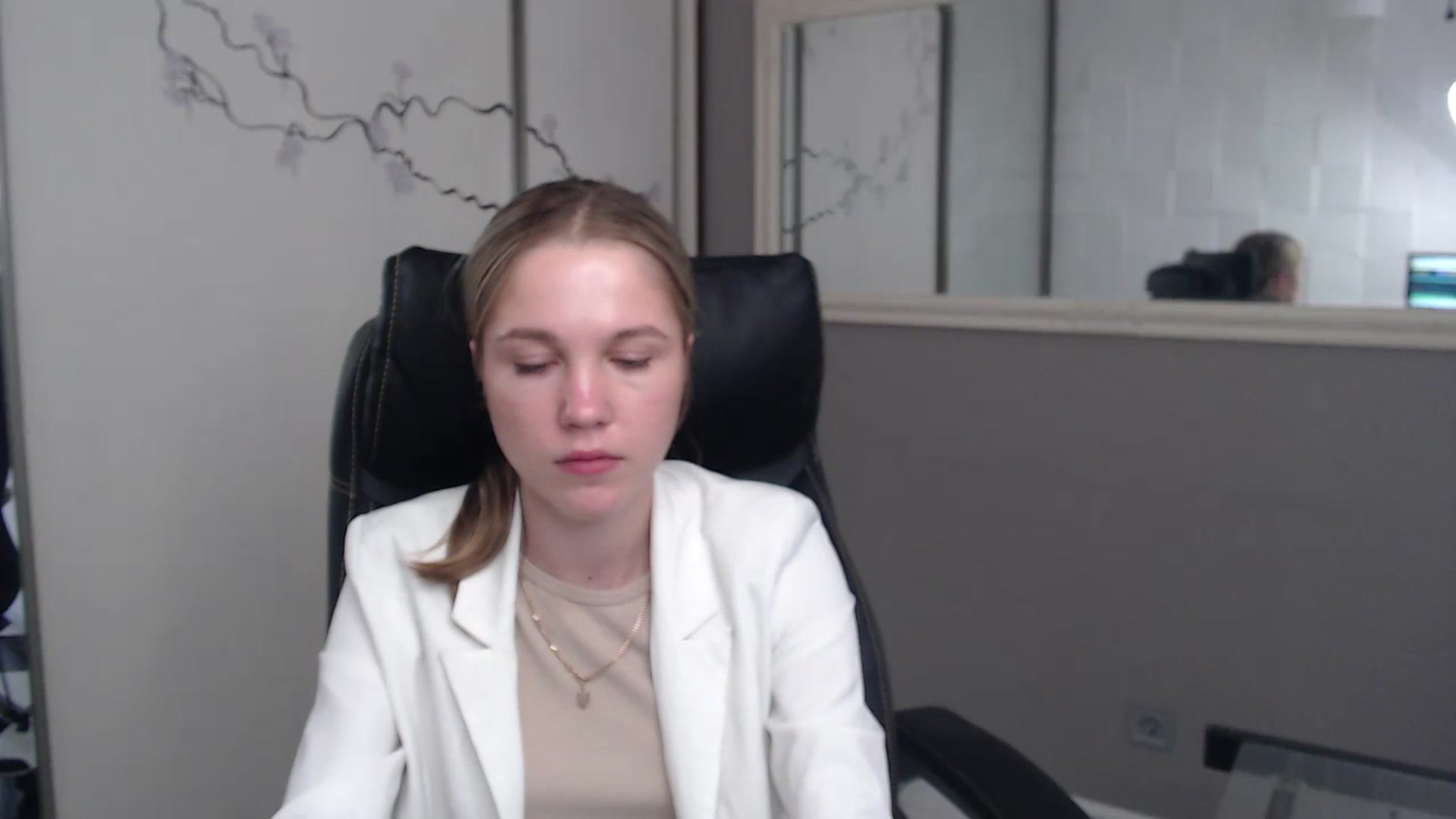 Gallery image thumbnail from Kate_Lewiss's myfreecams stream on, 05/27/2024, 10:21 image 9 of 20