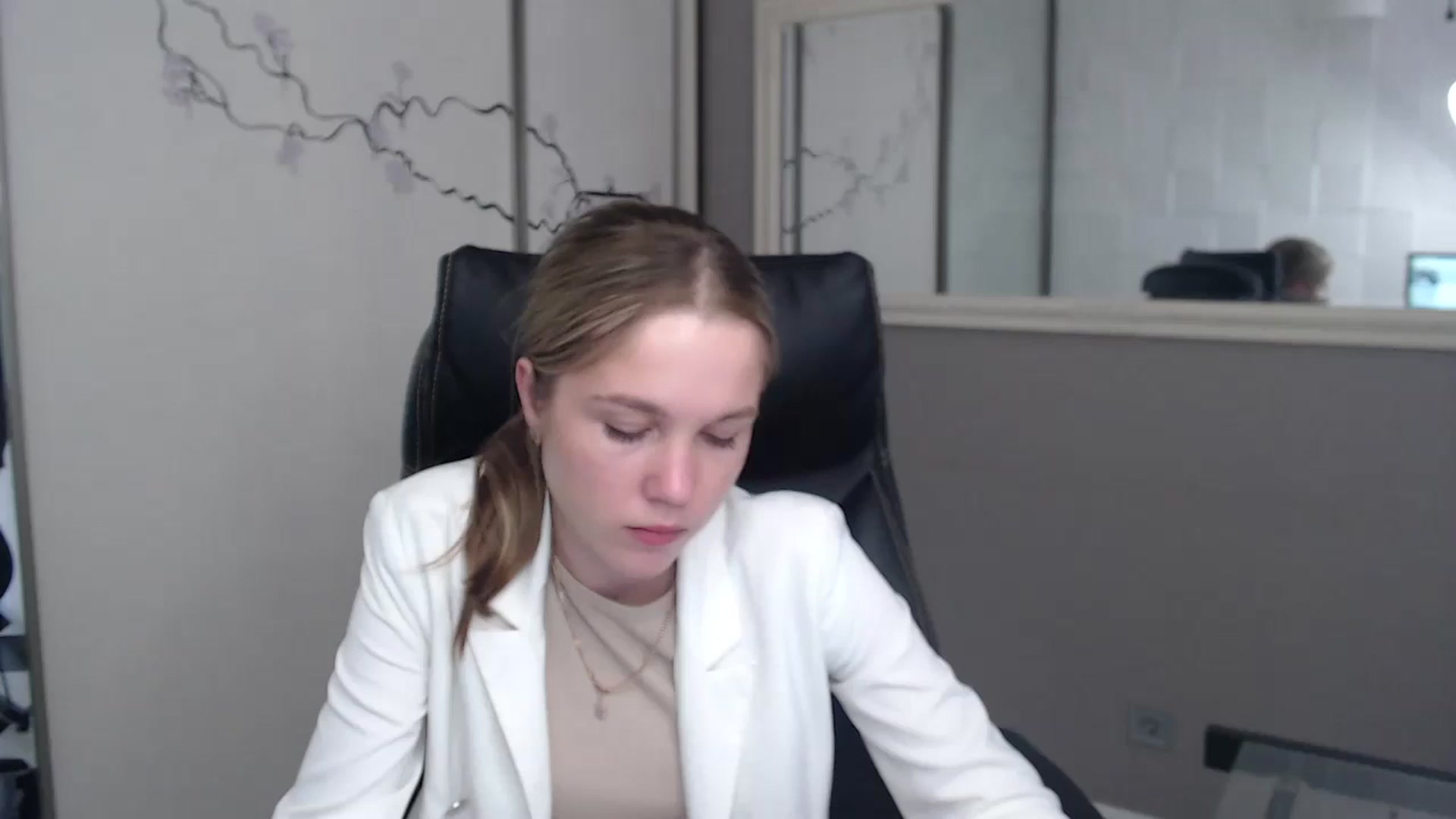 Gallery image thumbnail from Kate_Lewiss's myfreecams stream on, 05/27/2024, 10:21 image 3 of 20