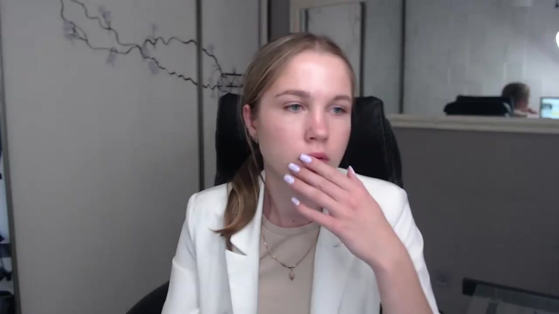 Gallery image thumbnail from Kate_Lewiss's myfreecams stream on, 05/27/2024, 10:21 image 19 of 20