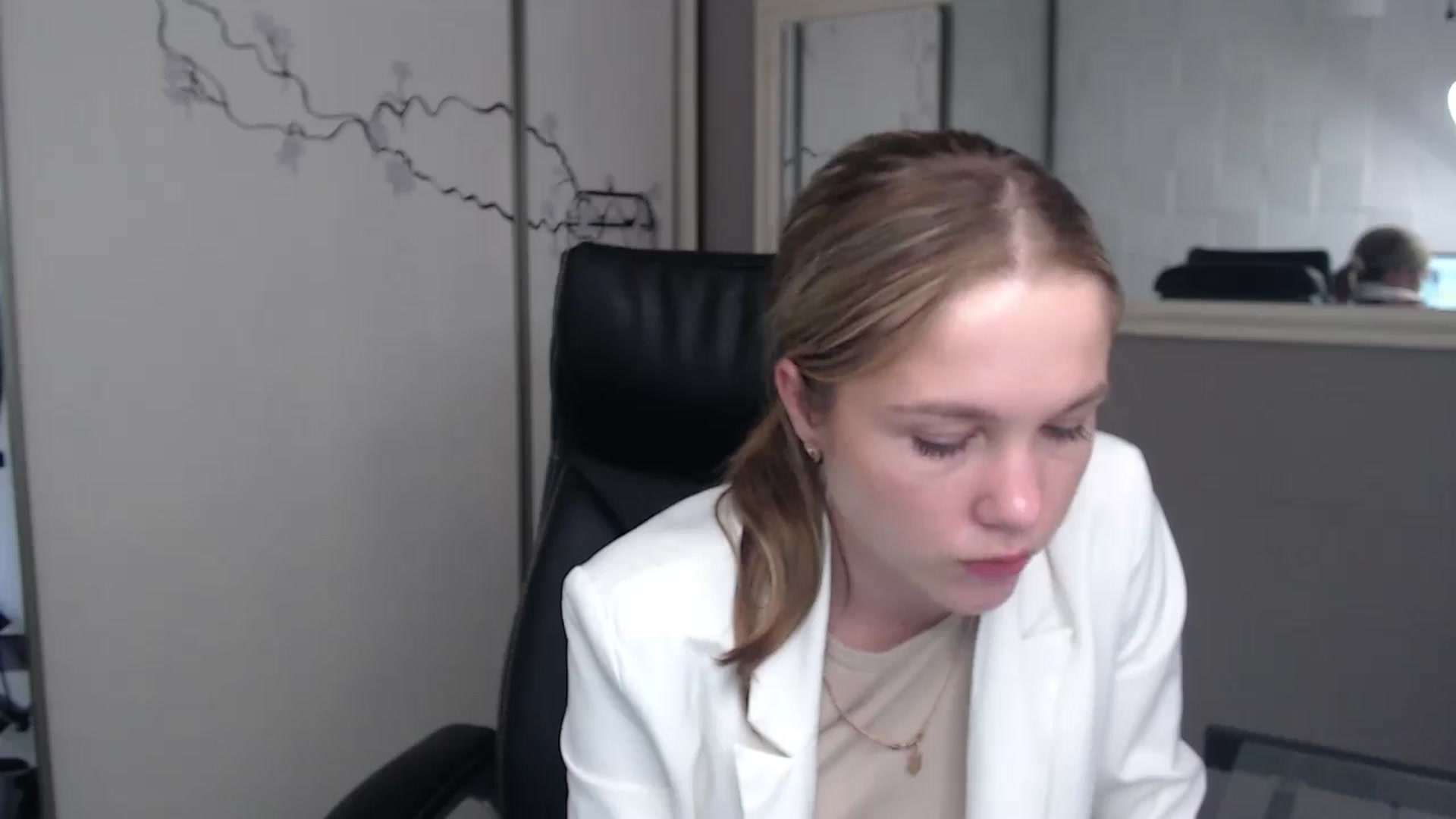 Gallery image thumbnail from Kate_Lewiss's myfreecams stream on, 05/27/2024, 10:21 image 20 of 20