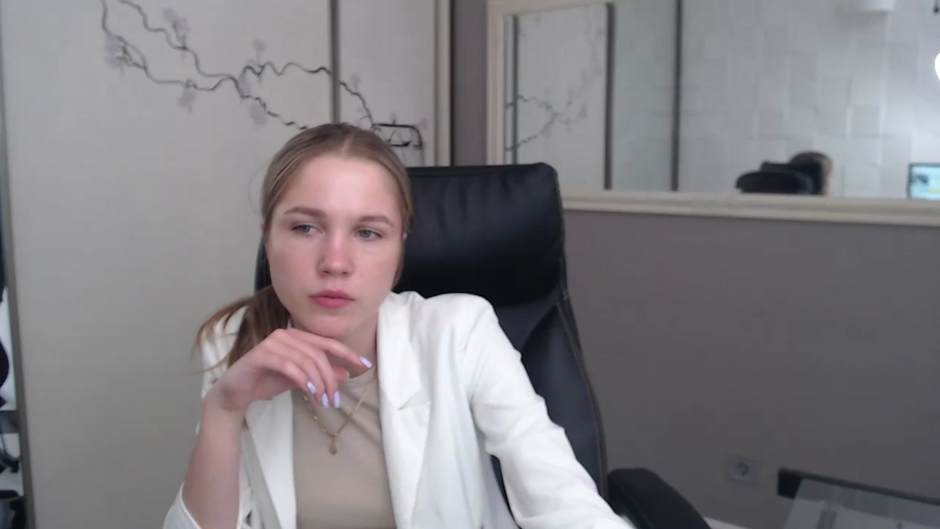 Gallery image thumbnail from Kate_Lewiss's myfreecams stream on, 05/27/2024, 10:21 image 1 of 20