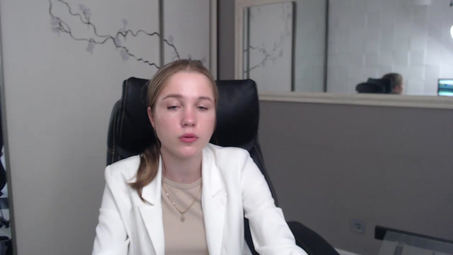 Gallery image thumbnail from Kate_Lewiss's myfreecams stream on, 05/27/2024, 10:21 image 10 of 20