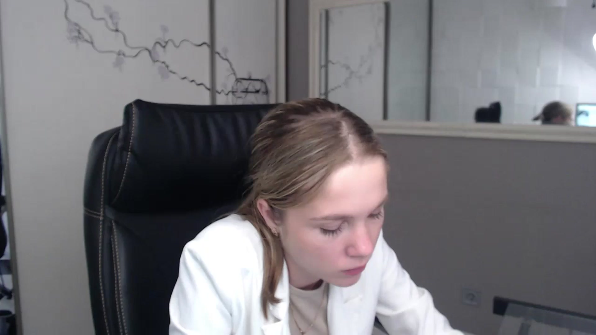 Gallery image thumbnail from Kate_Lewiss's myfreecams stream on, 05/27/2024, 10:21 image 16 of 20