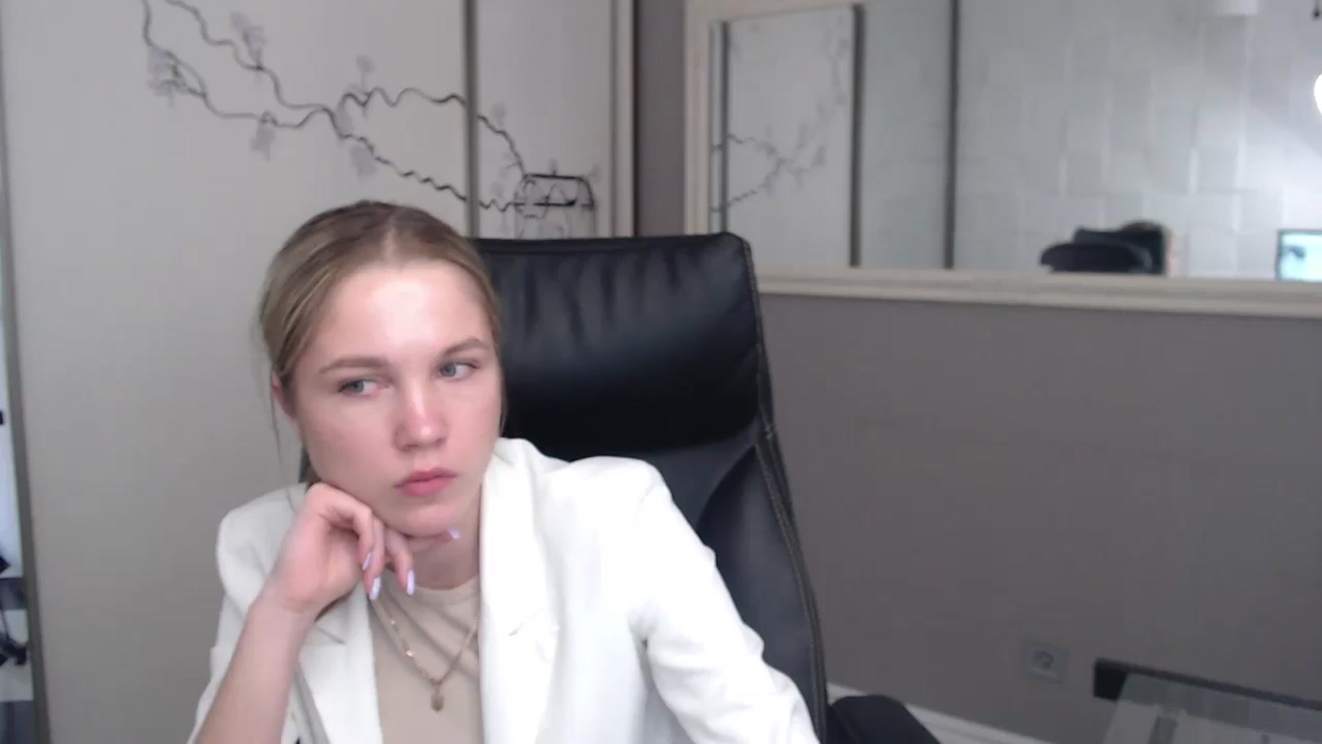 Gallery image thumbnail from Kate_Lewiss's myfreecams stream on, 05/27/2024, 10:39 image 12 of 20