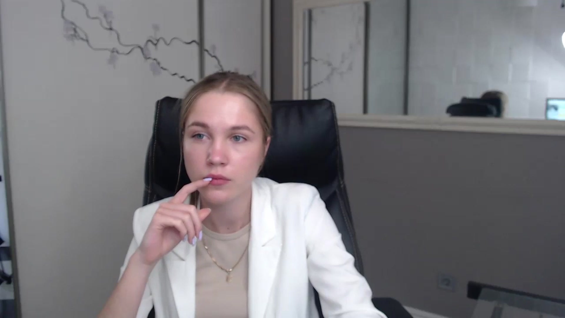 Gallery image thumbnail from Kate_Lewiss's myfreecams stream on, 05/27/2024, 10:39 image 3 of 20