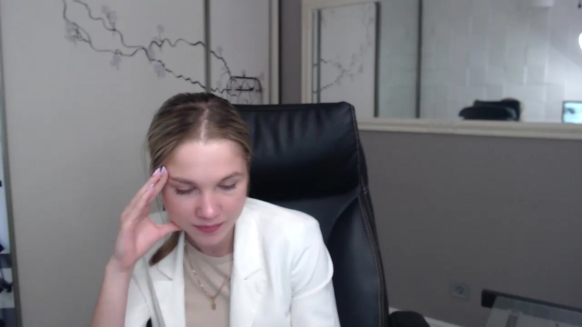 Gallery image thumbnail from Kate_Lewiss's myfreecams stream on, 05/27/2024, 10:39 image 17 of 20