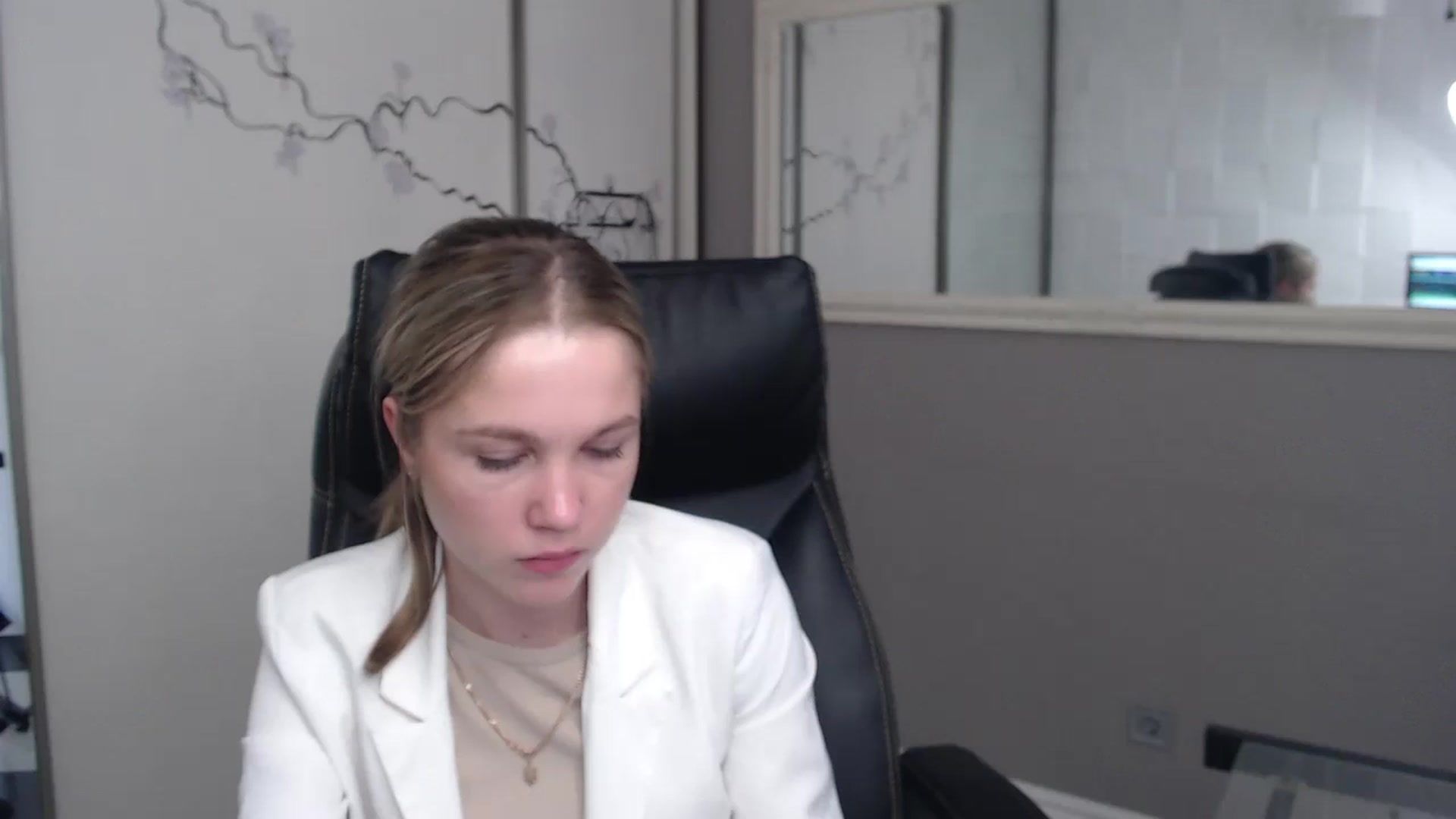 Gallery image thumbnail from Kate_Lewiss's myfreecams stream on, 05/27/2024, 10:39 image 18 of 20