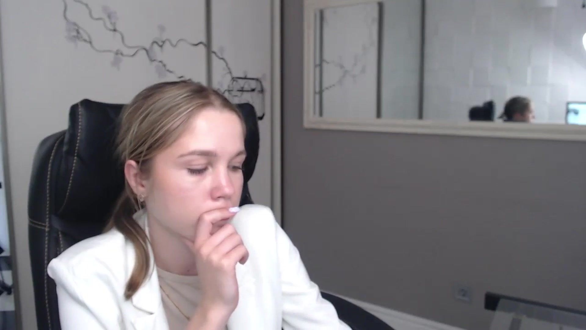Gallery image thumbnail from Kate_Lewiss's myfreecams stream on, 05/27/2024, 10:39 image 11 of 20