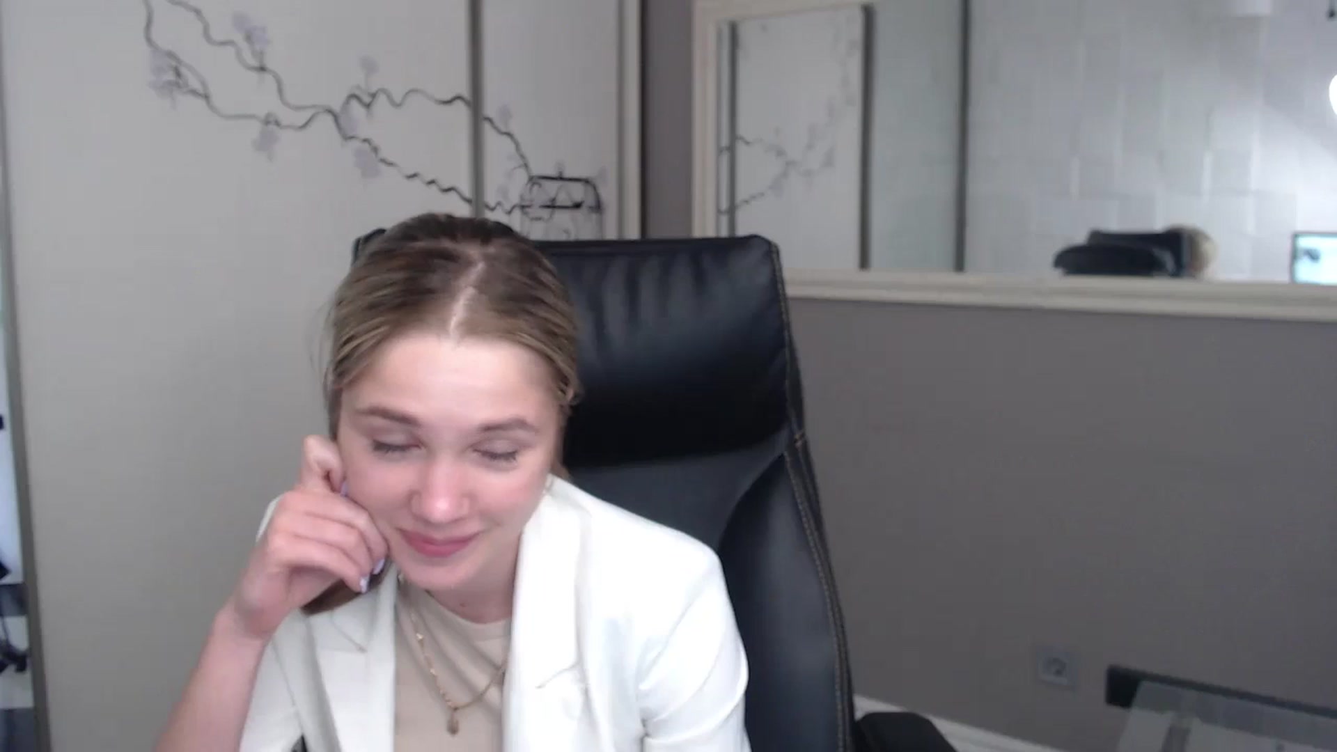 Gallery image thumbnail from Kate_Lewiss's myfreecams stream on, 05/27/2024, 10:39 image 9 of 20