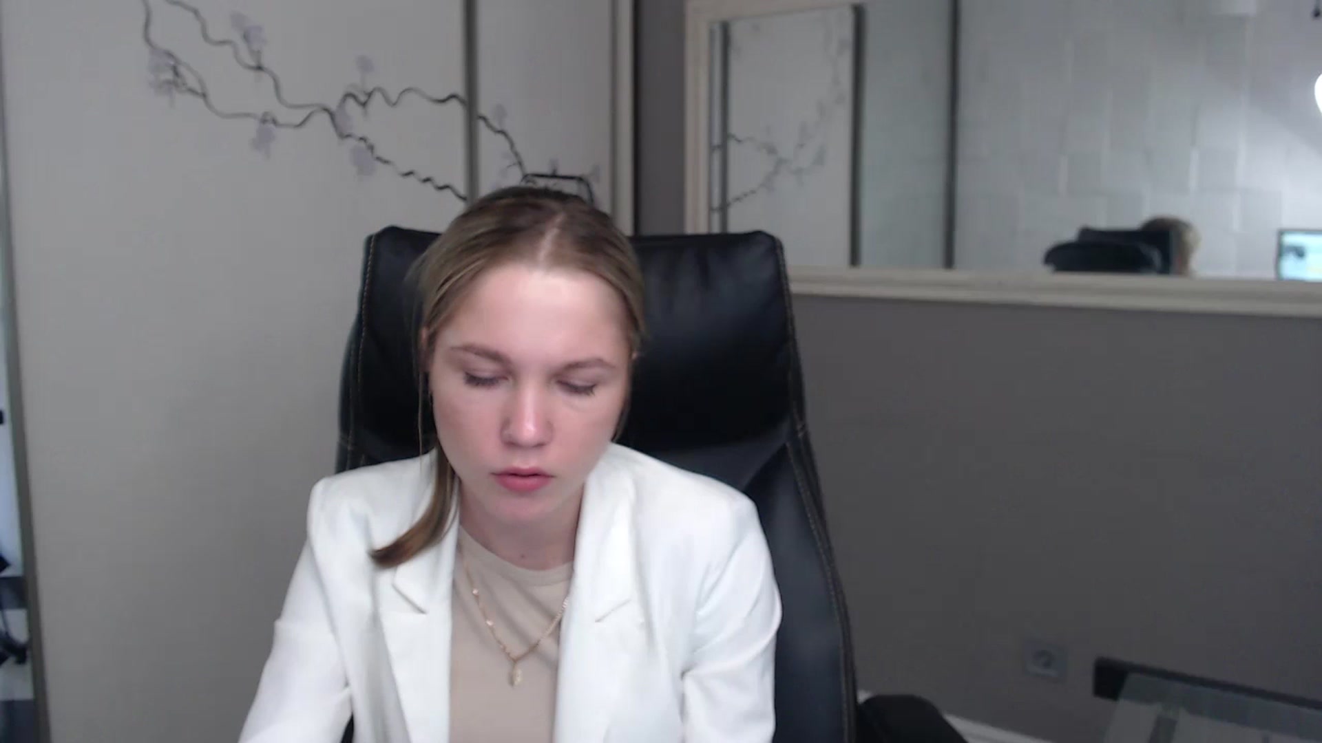 Gallery image thumbnail from Kate_Lewiss's myfreecams stream on, 05/27/2024, 10:39 image 5 of 20