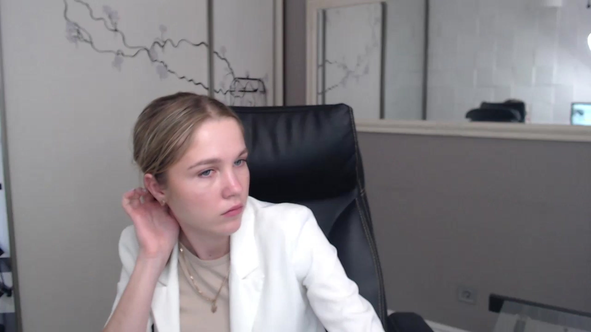 Gallery image thumbnail from Kate_Lewiss's myfreecams stream on, 05/27/2024, 10:39 image 14 of 20