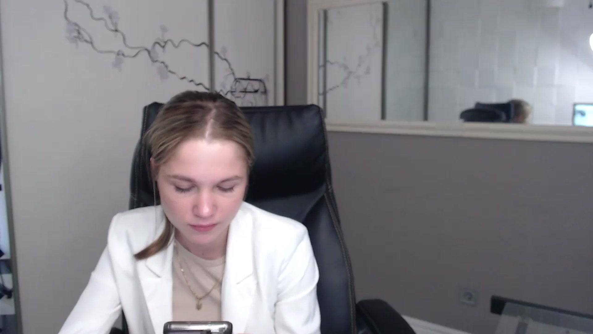 Gallery image thumbnail from Kate_Lewiss's myfreecams stream on, 05/27/2024, 10:39 image 8 of 20
