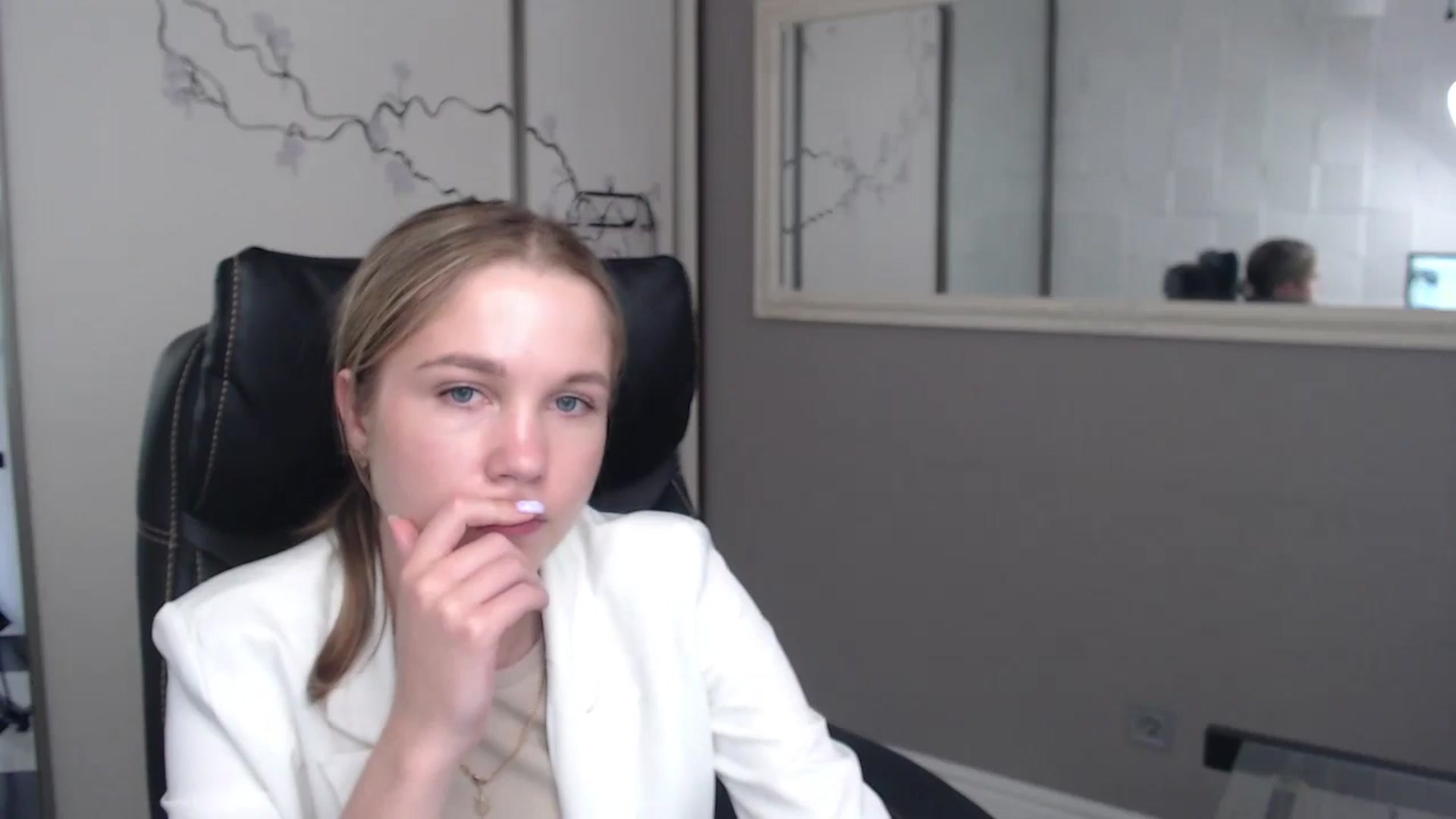 Gallery image thumbnail from Kate_Lewiss's myfreecams stream on, 05/27/2024, 10:39 image 10 of 20