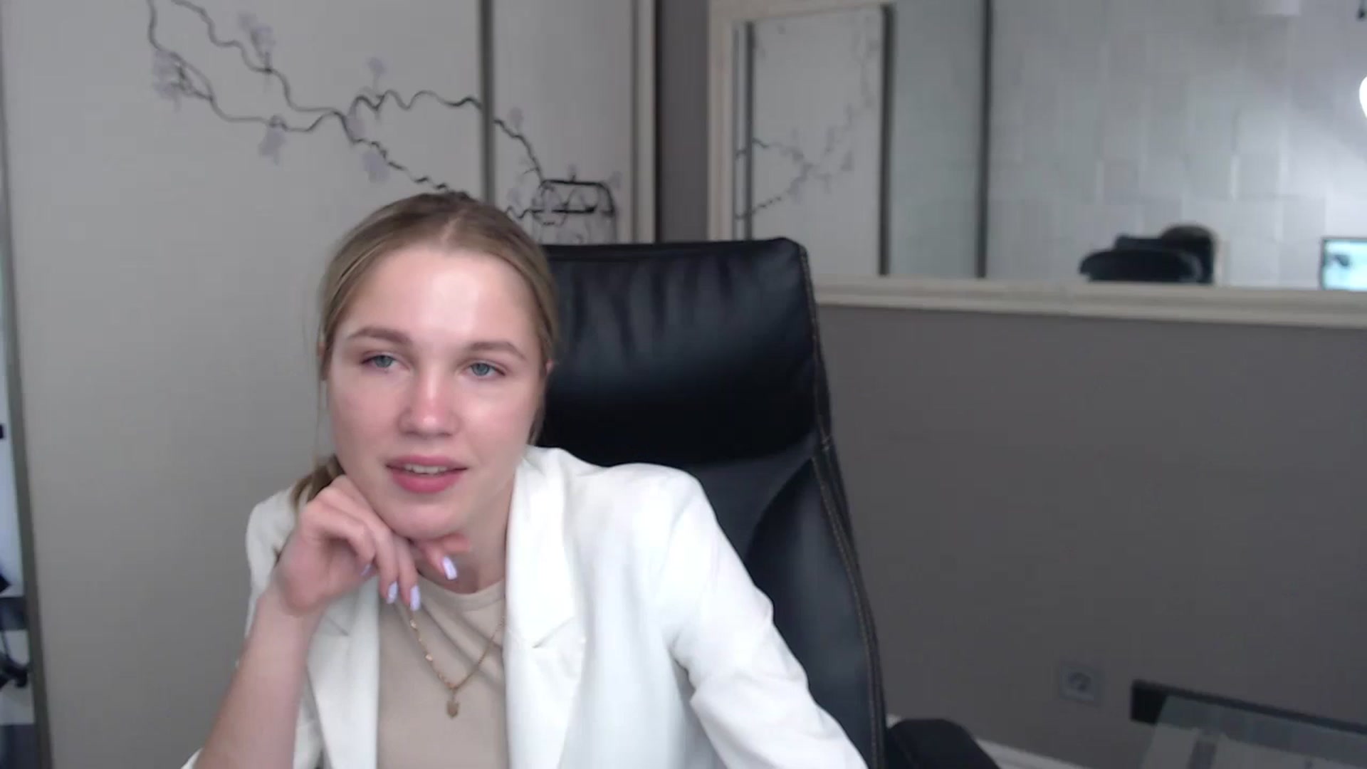 Gallery image thumbnail from Kate_Lewiss's myfreecams stream on, 05/27/2024, 10:39 image 1 of 20