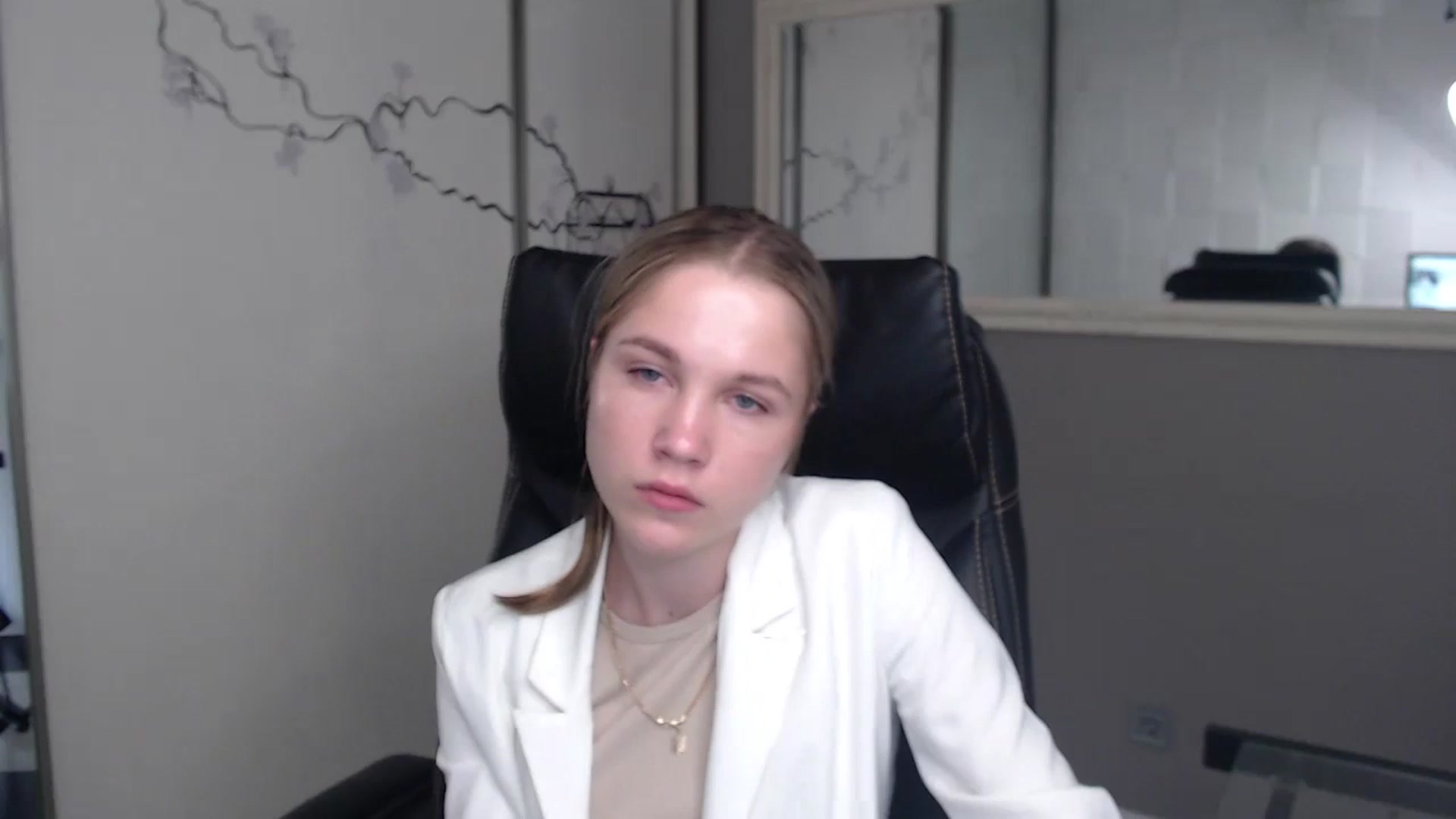 Gallery image thumbnail from Kate_Lewiss's myfreecams stream on, 05/27/2024, 11:07 image 15 of 20