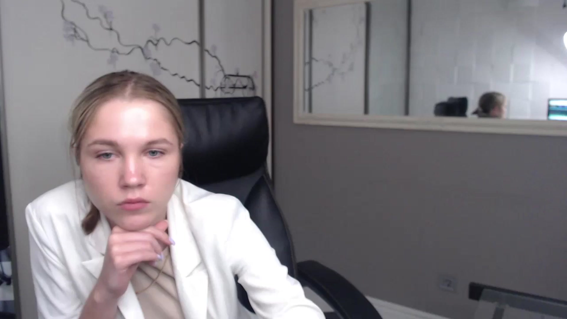 Gallery image thumbnail from Kate_Lewiss's myfreecams stream on, 05/27/2024, 11:07 image 1 of 20