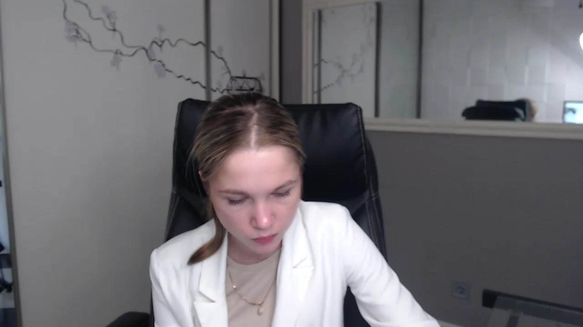 Gallery image thumbnail from Kate_Lewiss's myfreecams stream on, 05/27/2024, 11:07 image 17 of 20
