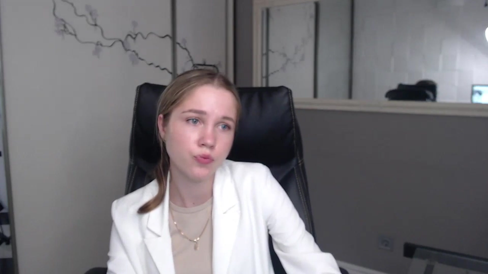 Gallery image thumbnail from Kate_Lewiss's myfreecams stream on, 05/27/2024, 11:07 image 14 of 20