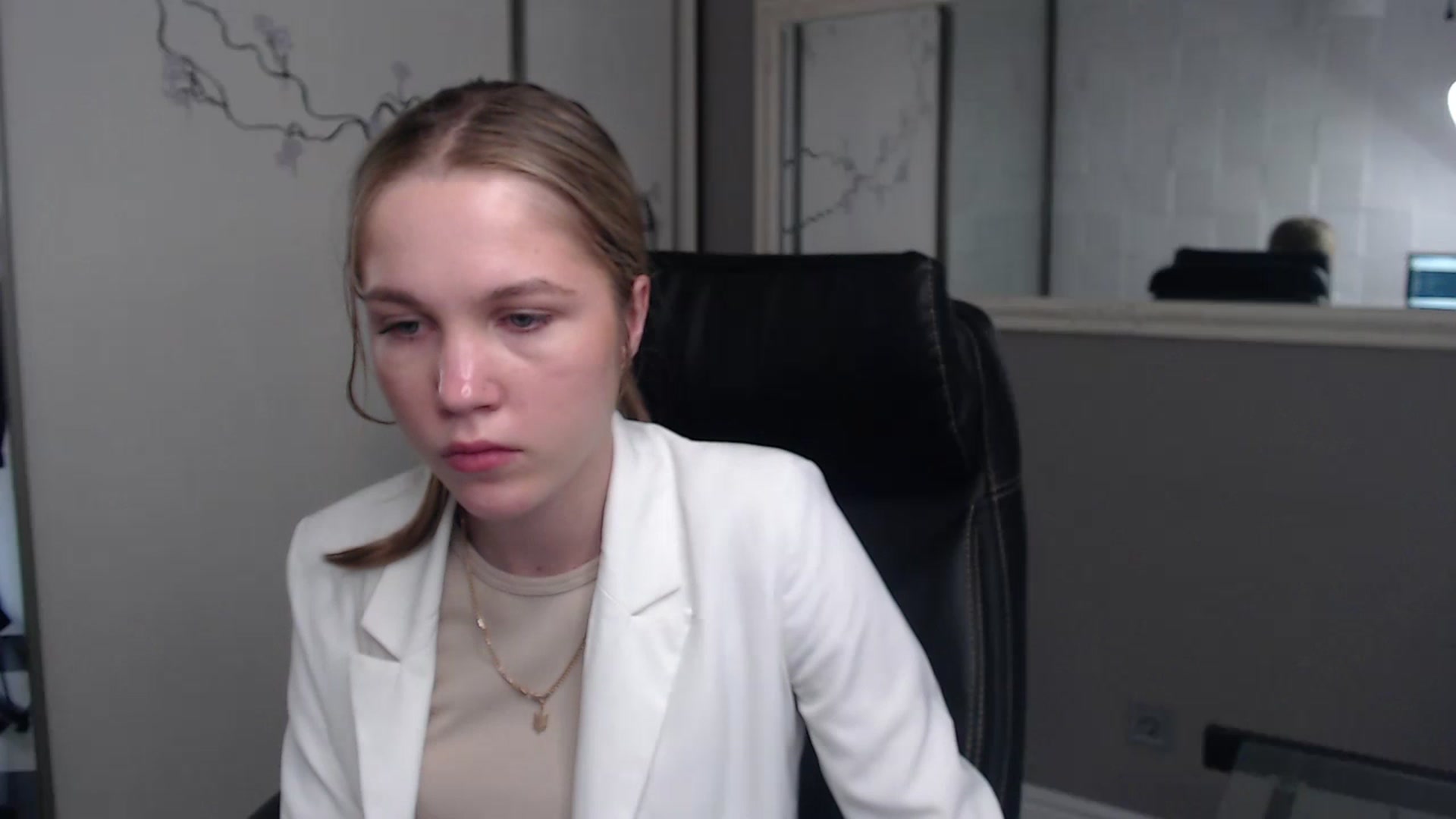 Gallery image thumbnail from Kate_Lewiss's myfreecams stream on, 05/27/2024, 11:07 image 6 of 20