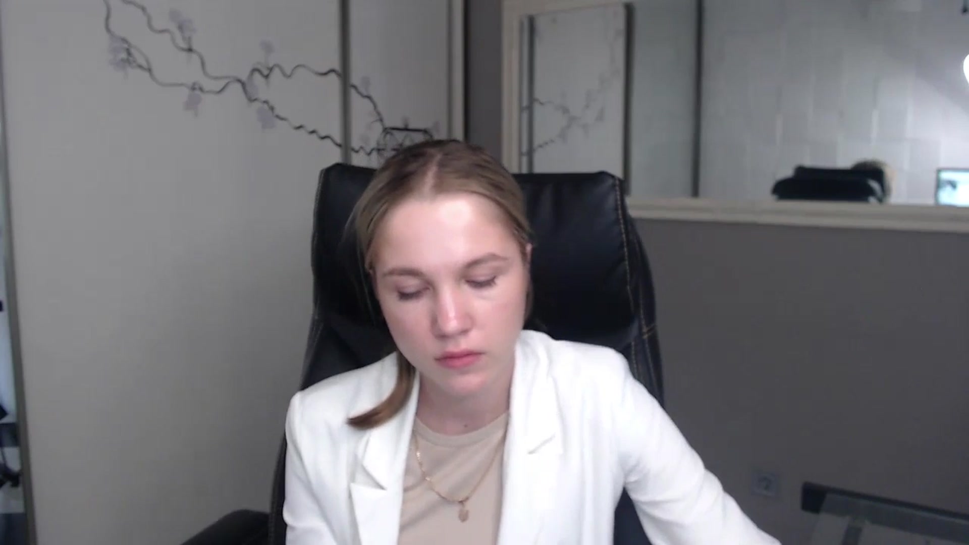Gallery image thumbnail from Kate_Lewiss's myfreecams stream on, 05/27/2024, 11:07 image 13 of 20