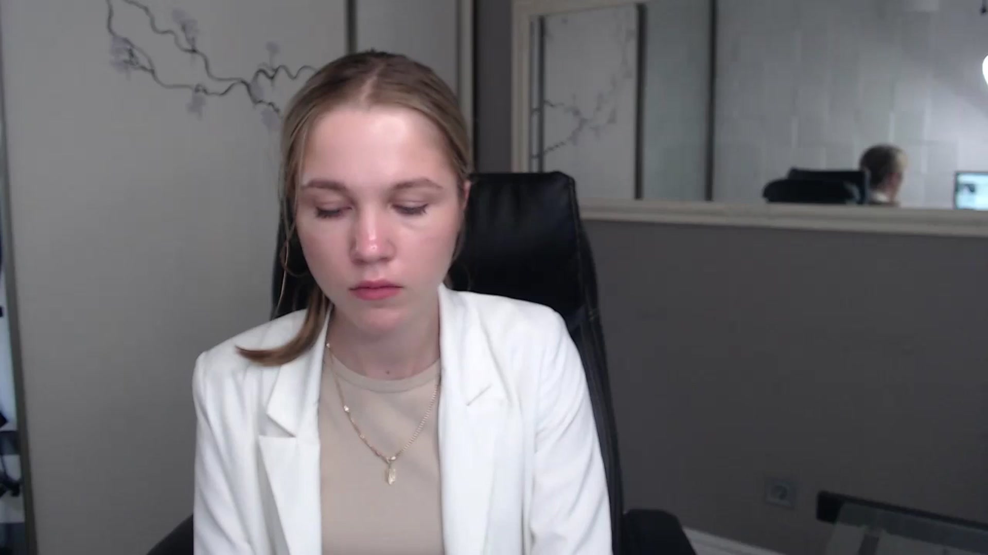 Gallery image thumbnail from Kate_Lewiss's myfreecams stream on, 05/27/2024, 11:07 image 7 of 20