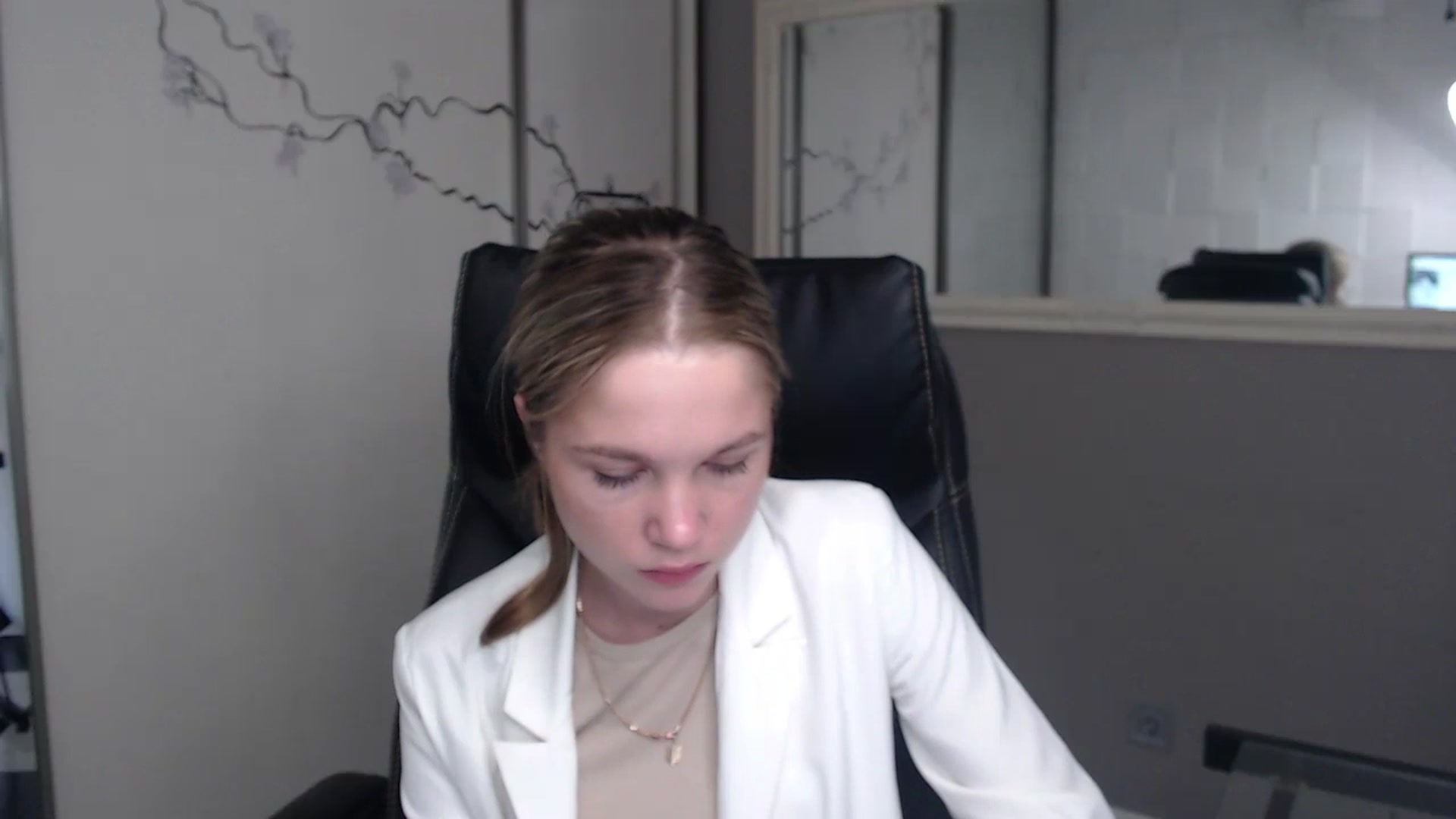 Gallery image thumbnail from Kate_Lewiss's myfreecams stream on, 05/27/2024, 11:07 image 12 of 20