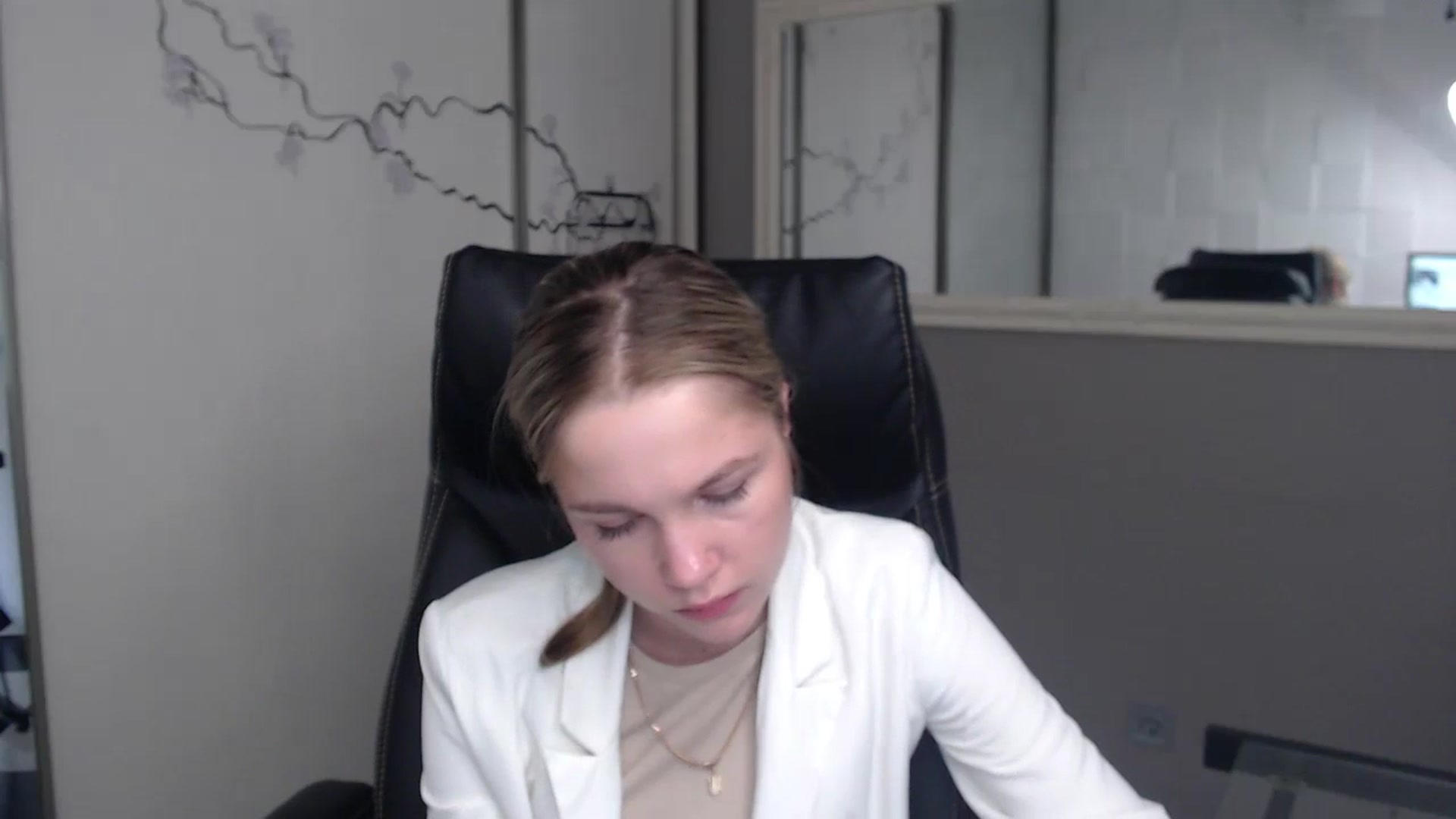 Gallery image thumbnail from Kate_Lewiss's myfreecams stream on, 05/27/2024, 11:07 image 16 of 20