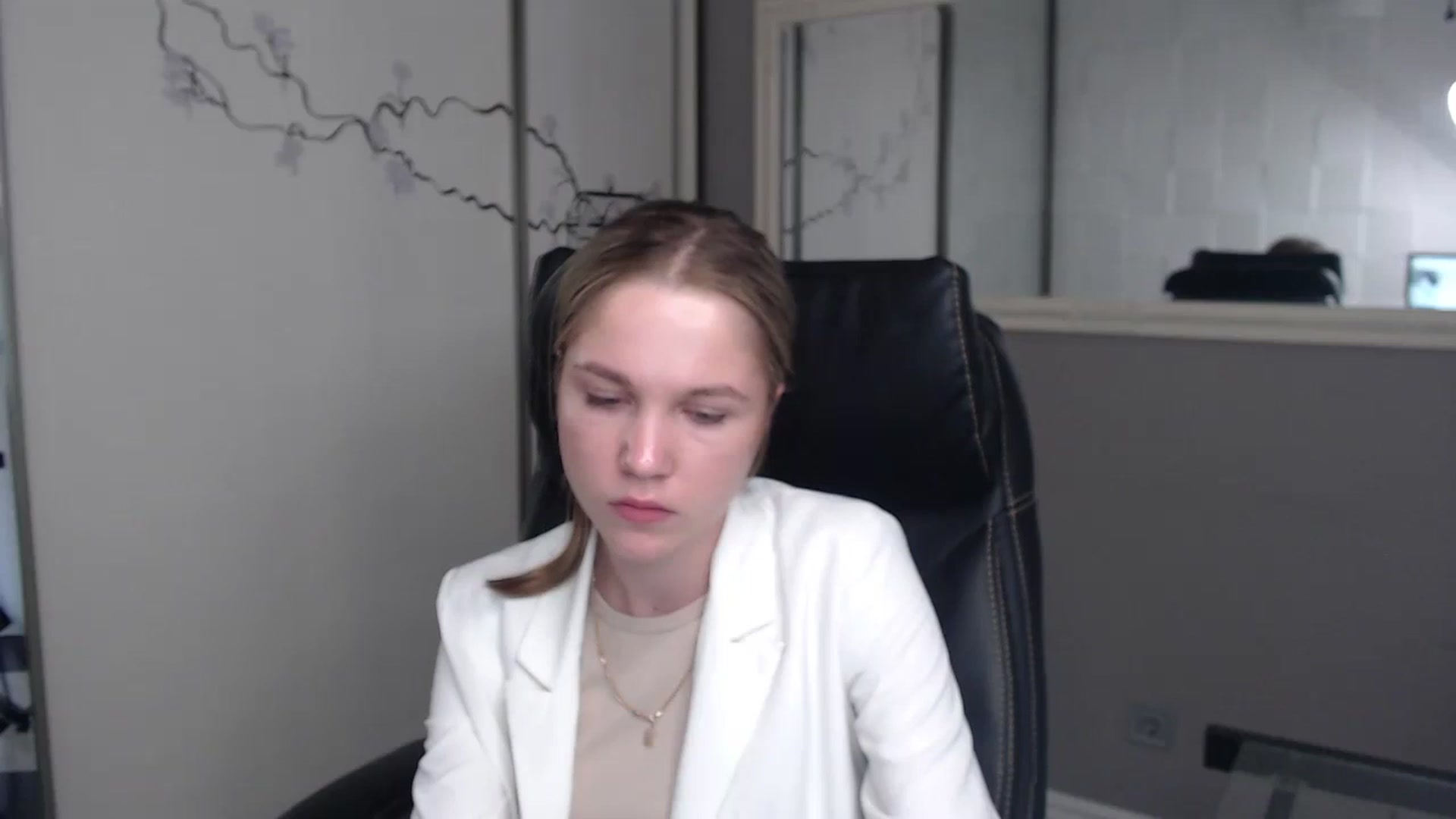Gallery image thumbnail from Kate_Lewiss's myfreecams stream on, 05/27/2024, 11:07 image 18 of 20
