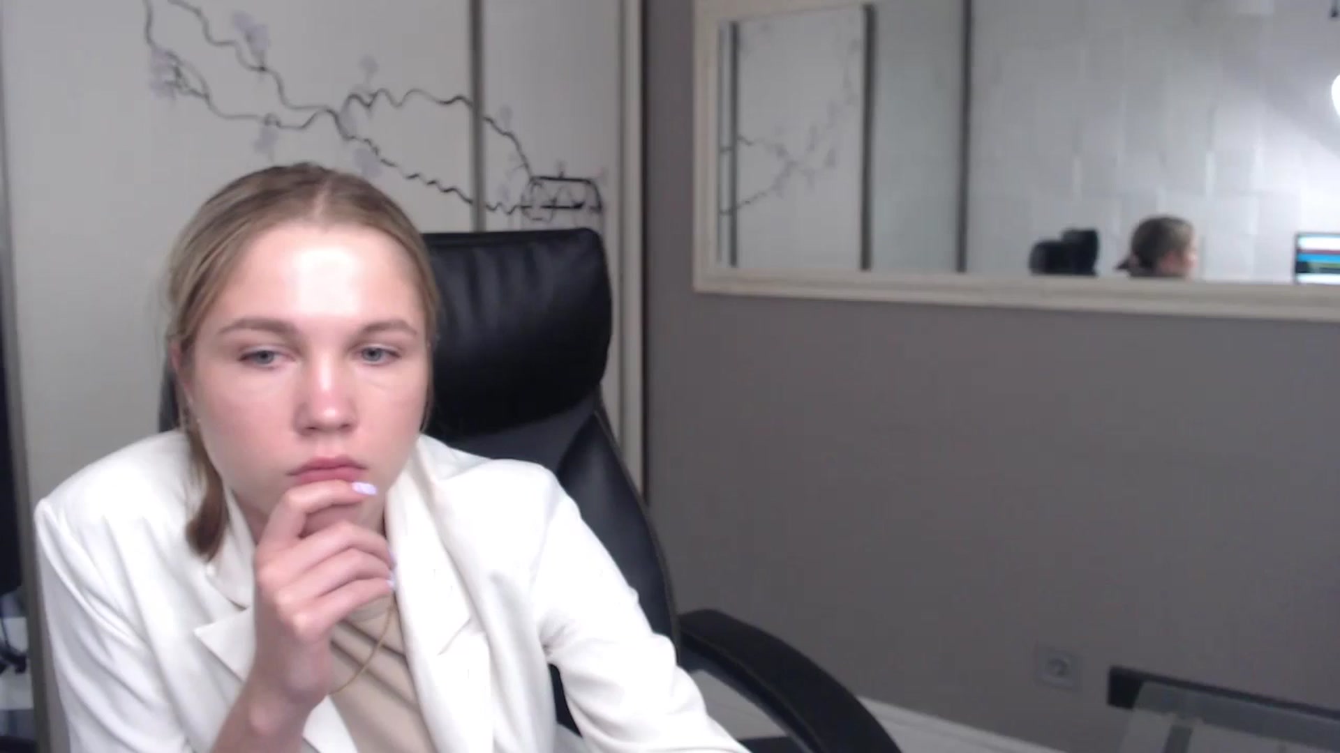 Gallery image thumbnail from Kate_Lewiss's myfreecams stream on, 05/27/2024, 11:07 image 2 of 20