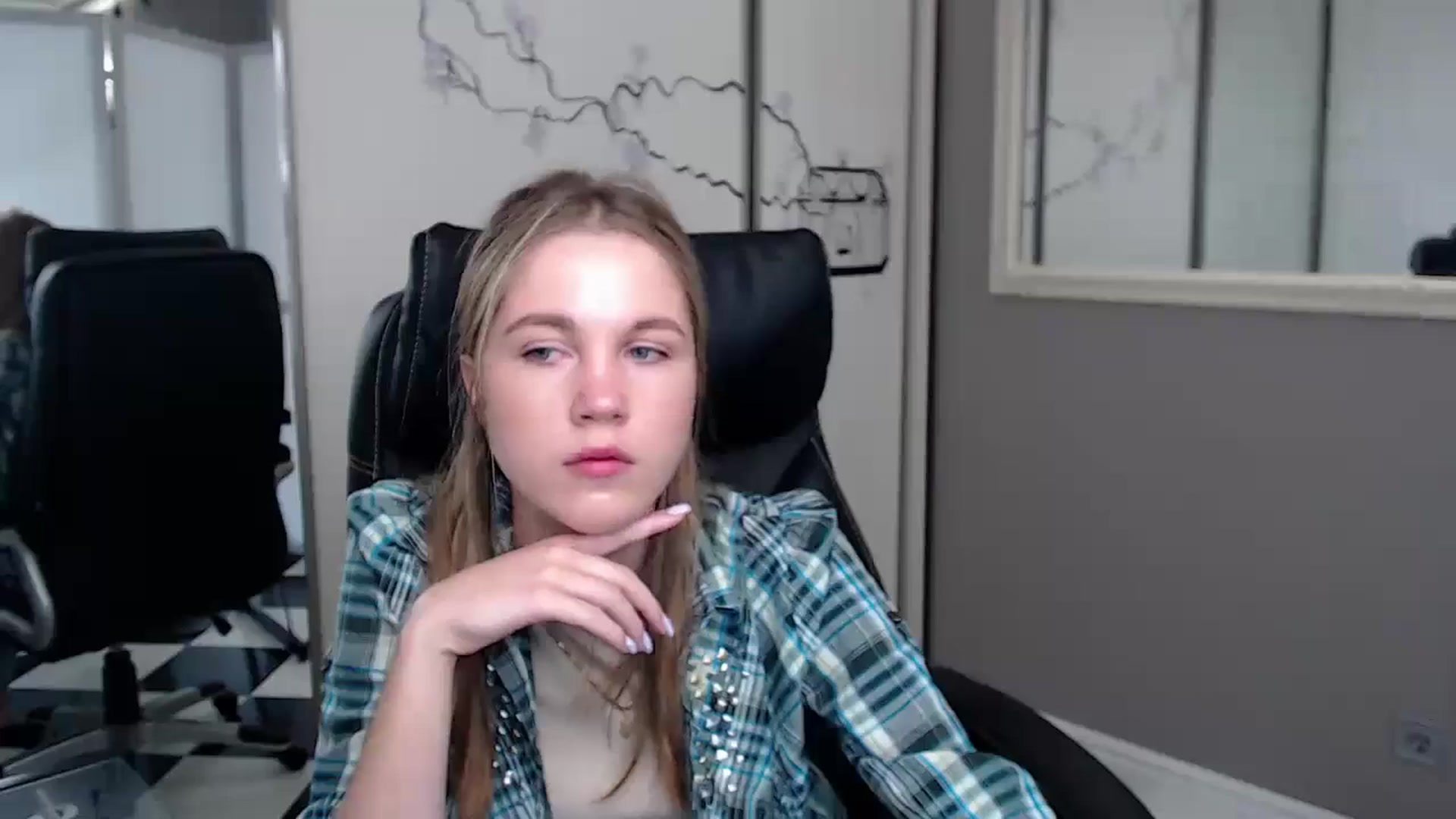Gallery image thumbnail from Kate_Lewiss's myfreecams stream on, 05/28/2024, 06:29 image 19 of 20