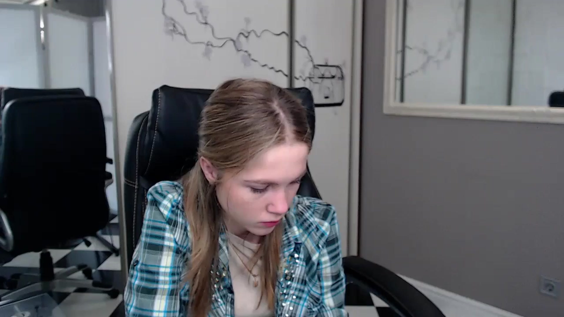 Gallery image thumbnail from Kate_Lewiss's myfreecams stream on, 05/28/2024, 06:29 image 16 of 20