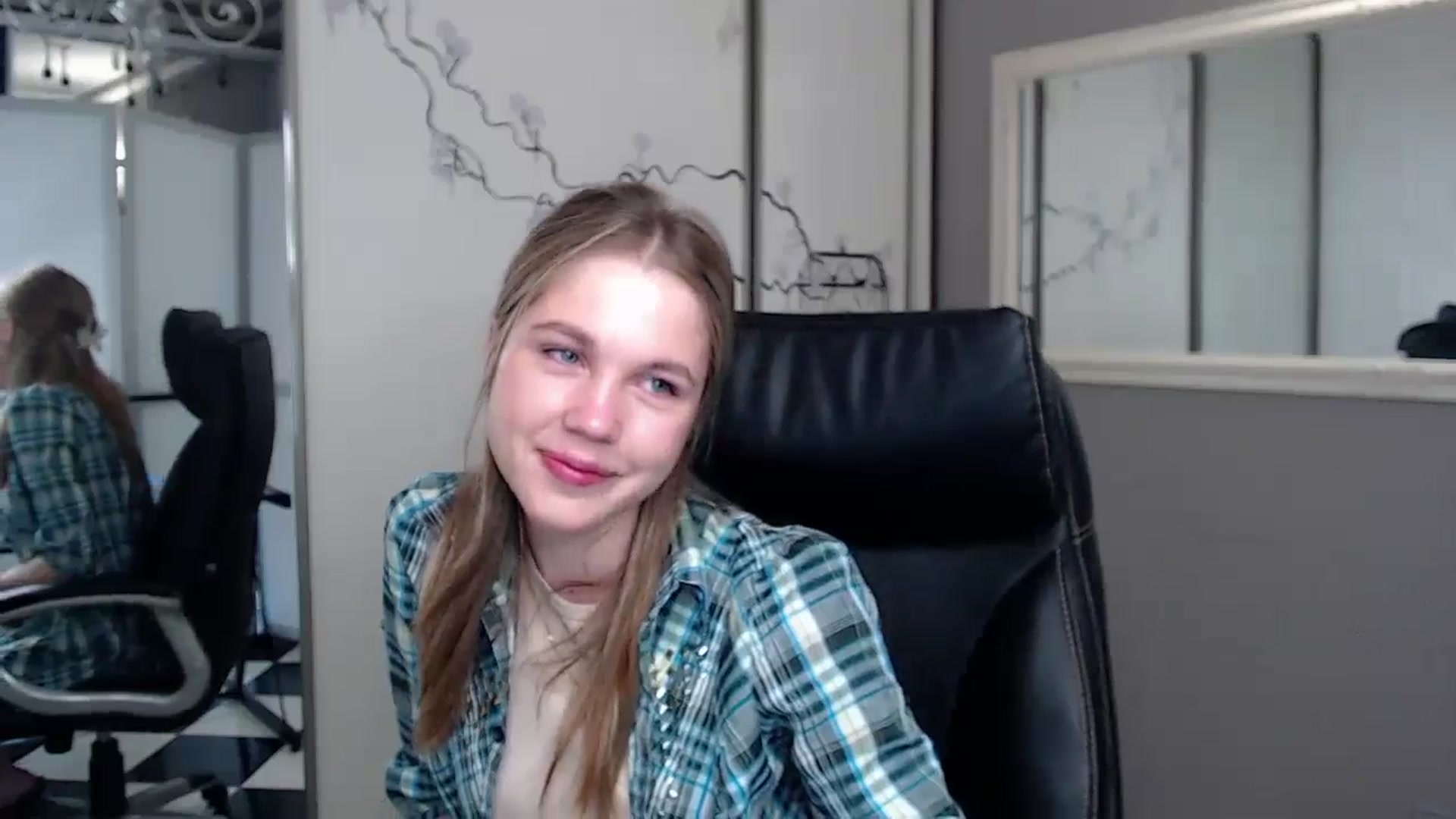 Gallery image thumbnail from Kate_Lewiss's myfreecams stream on, 05/28/2024, 06:29 image 5 of 20