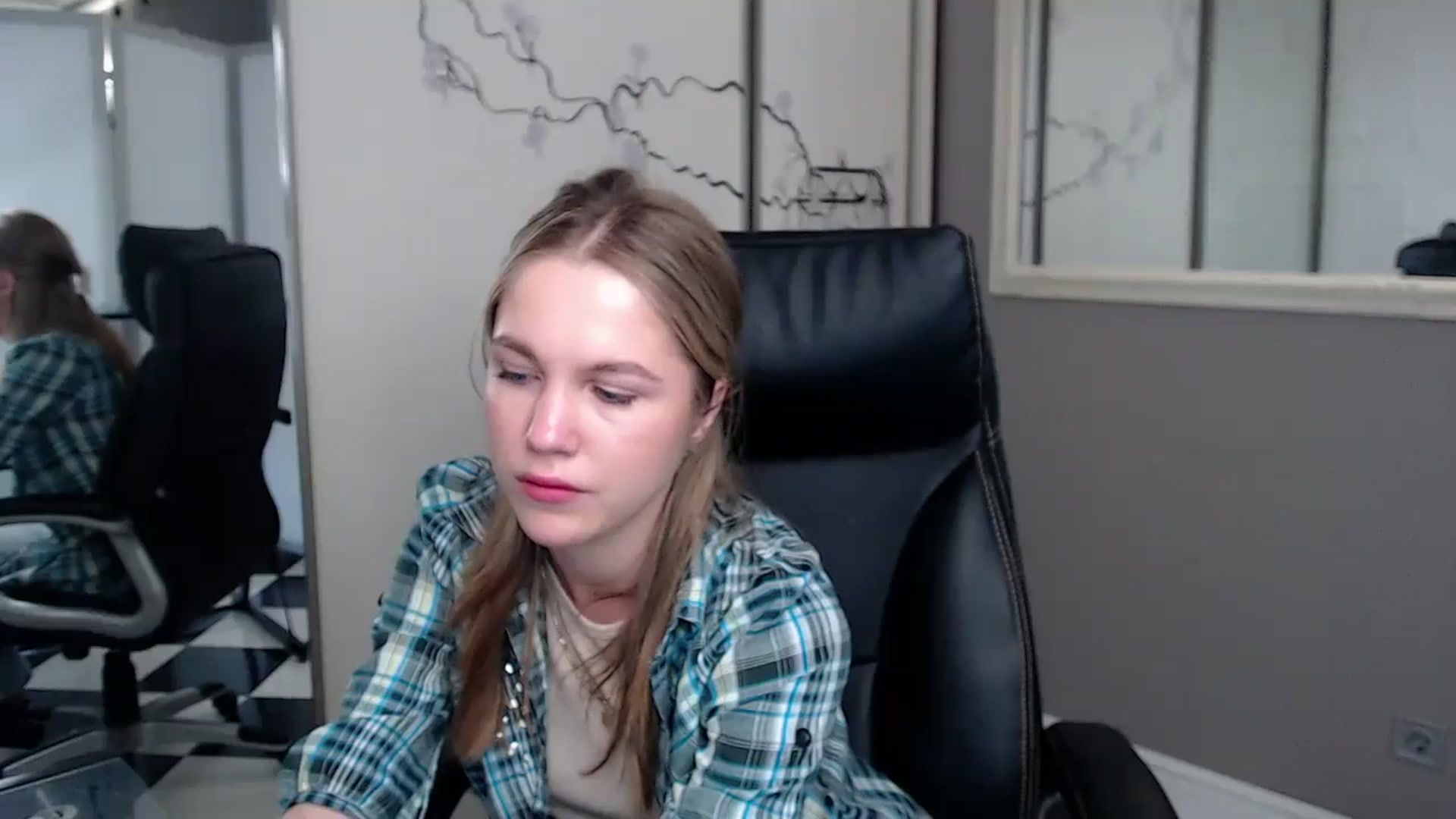 Gallery image thumbnail from Kate_Lewiss's myfreecams stream on, 05/28/2024, 06:29 image 10 of 20
