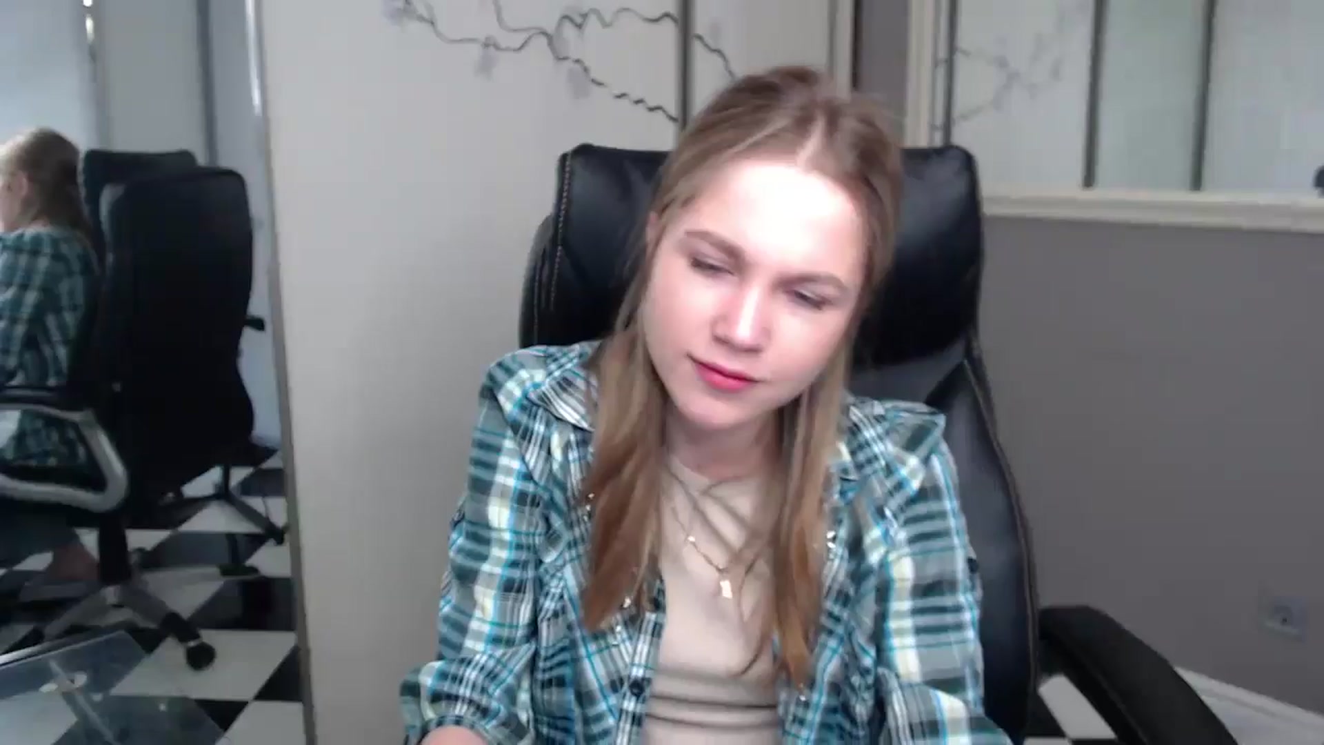 Gallery image thumbnail from Kate_Lewiss's myfreecams stream on, 05/28/2024, 06:29 image 1 of 20