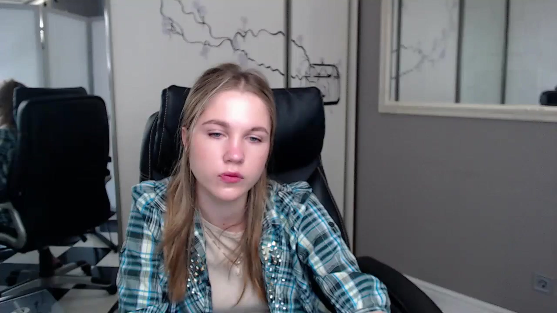 Gallery image thumbnail from Kate_Lewiss's myfreecams stream on, 05/28/2024, 06:29 image 14 of 20