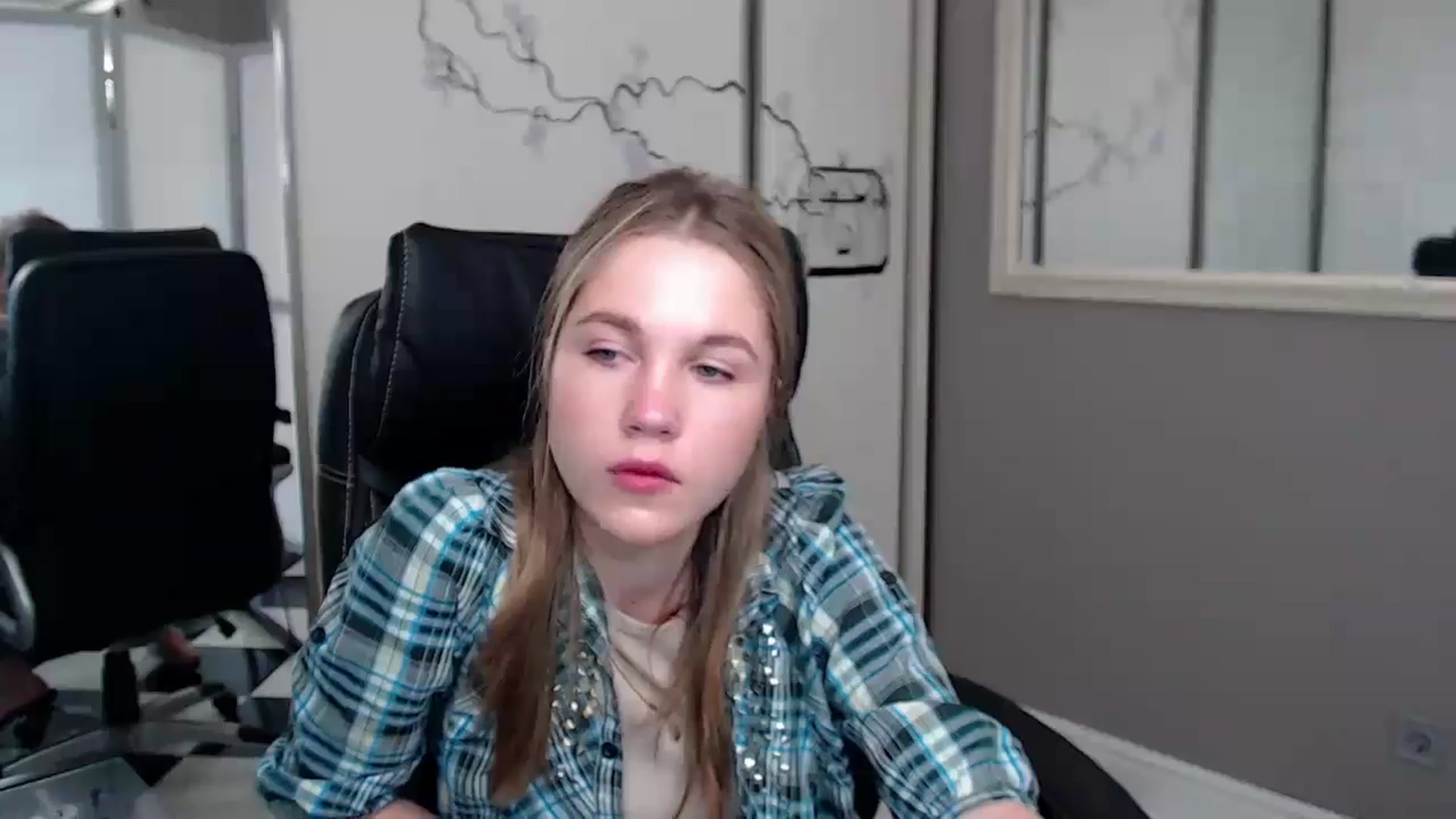 Gallery image thumbnail from Kate_Lewiss's myfreecams stream on, 05/28/2024, 06:29 image 17 of 20