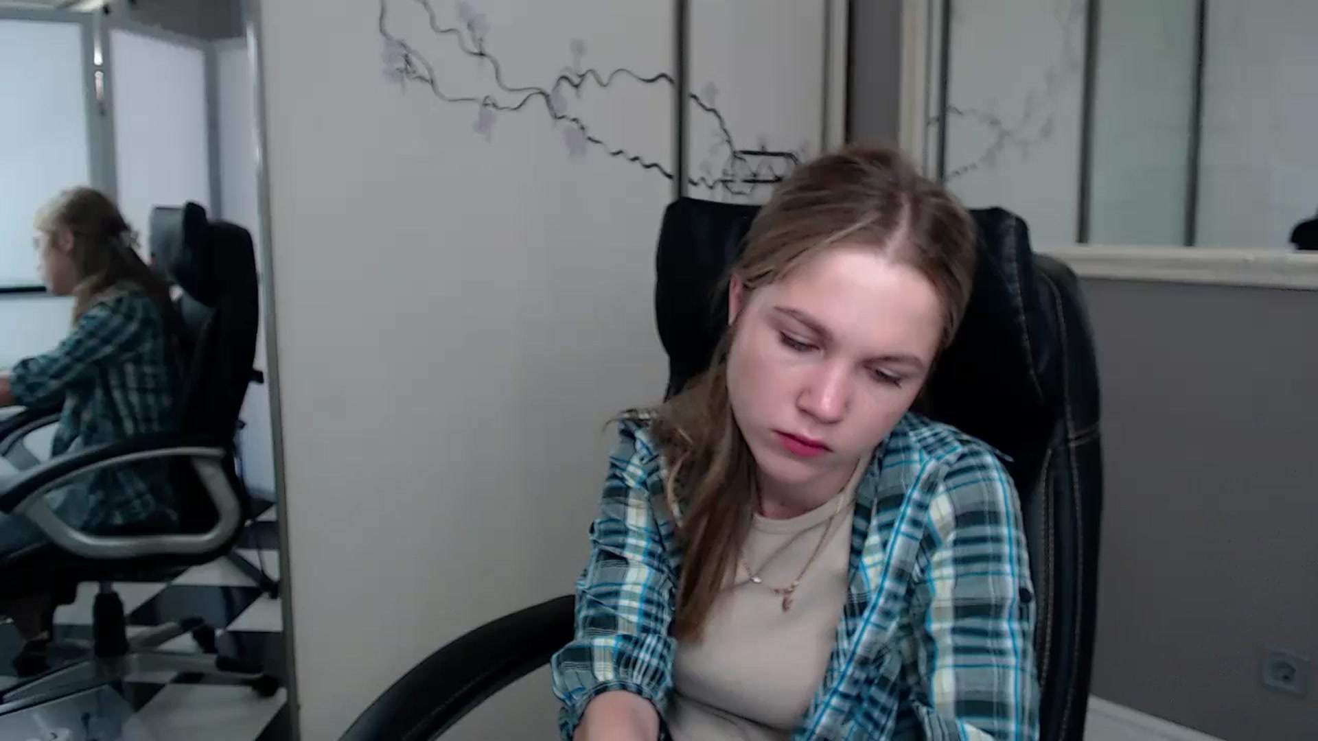 Gallery image thumbnail from Kate_Lewiss's myfreecams stream on, 05/28/2024, 07:20 image 8 of 20