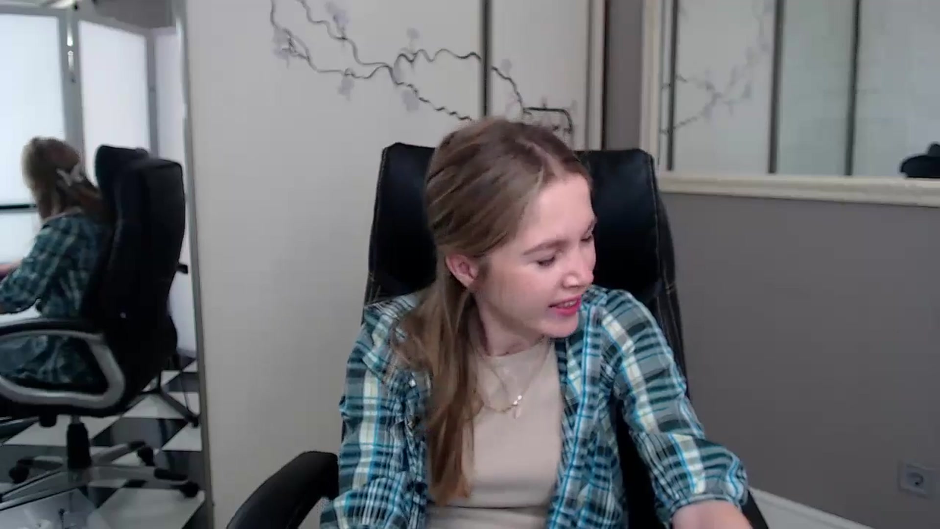Gallery image thumbnail from Kate_Lewiss's myfreecams stream on, 05/28/2024, 07:20 image 20 of 20