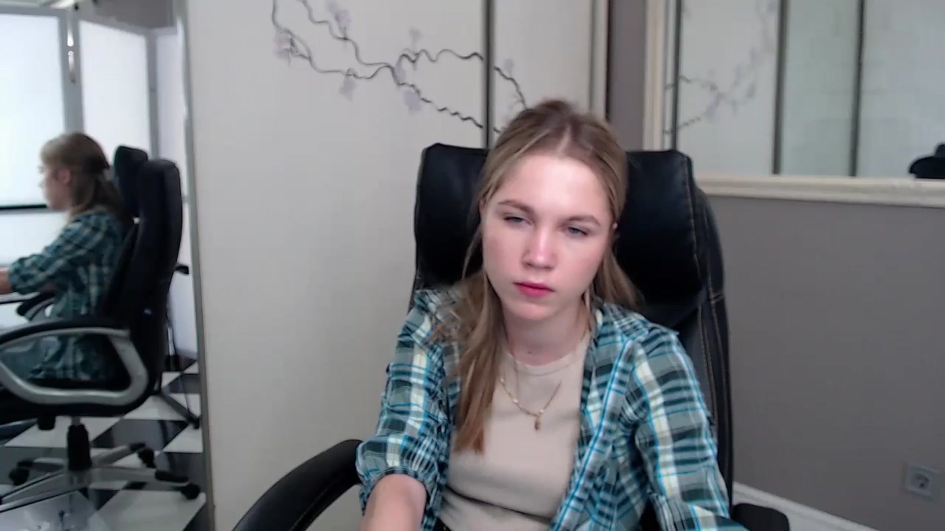 Gallery image thumbnail from Kate_Lewiss's myfreecams stream on, 05/28/2024, 07:20 image 19 of 20