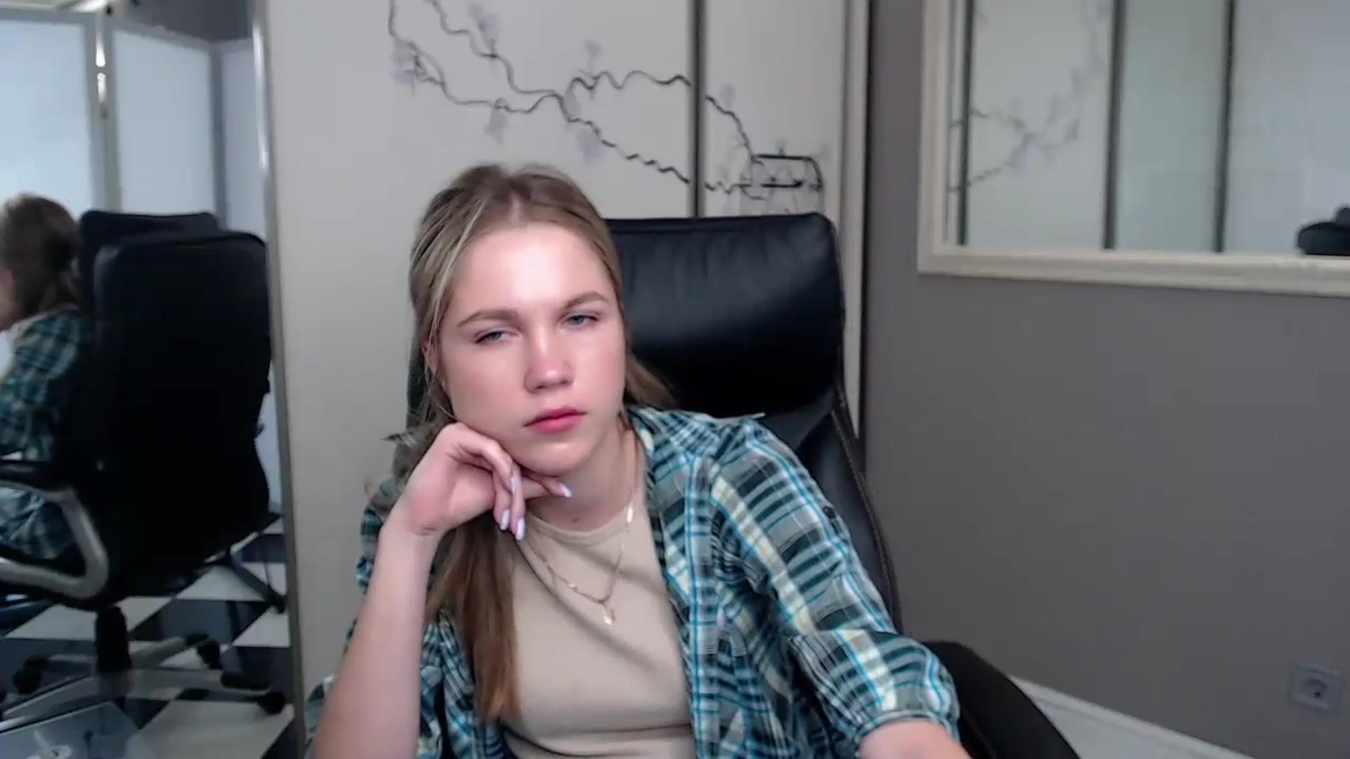 Gallery image thumbnail from Kate_Lewiss's myfreecams stream on, 05/28/2024, 07:20 image 12 of 20