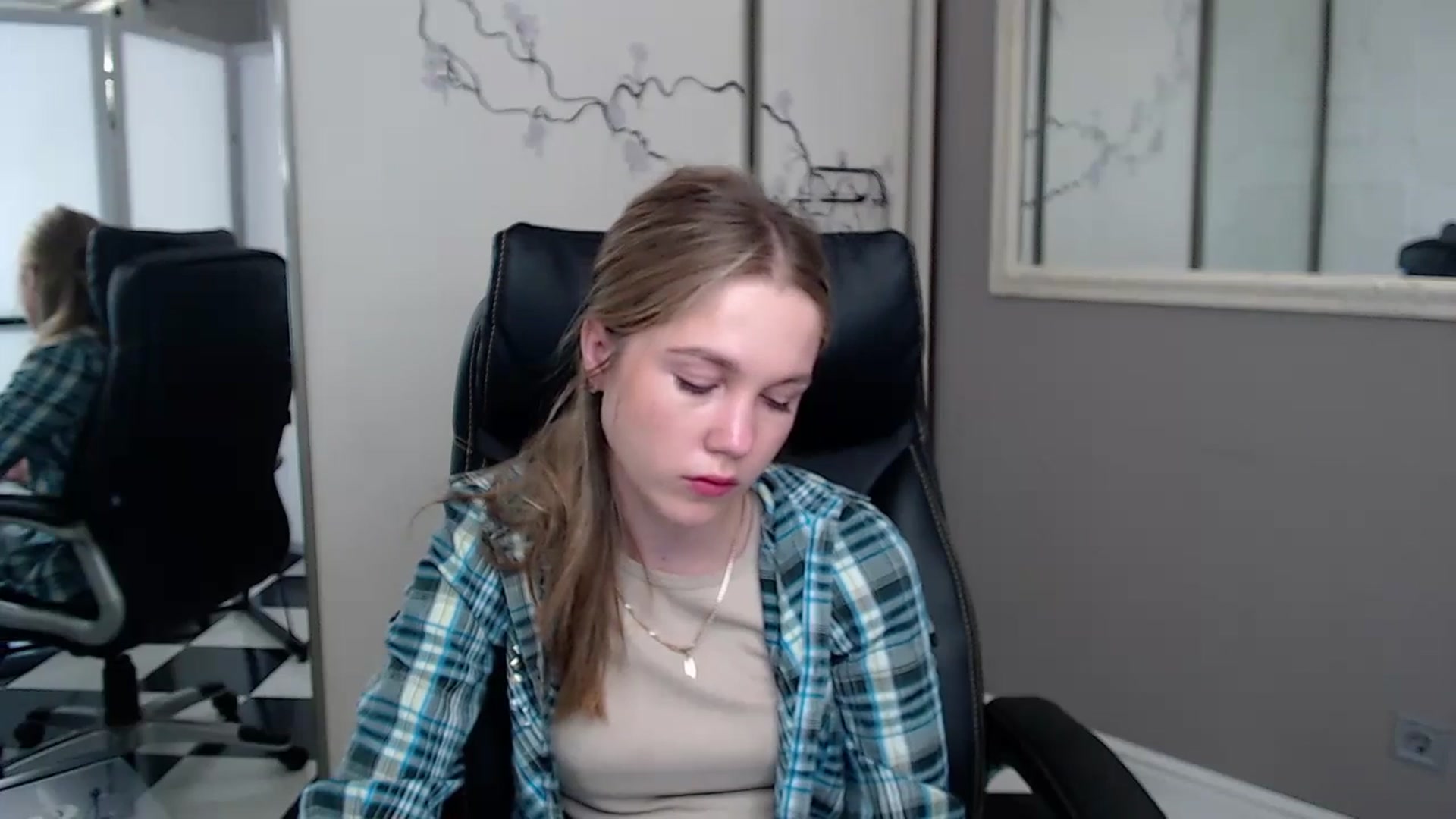 Gallery image thumbnail from Kate_Lewiss's myfreecams stream on, 05/28/2024, 07:20 image 10 of 20