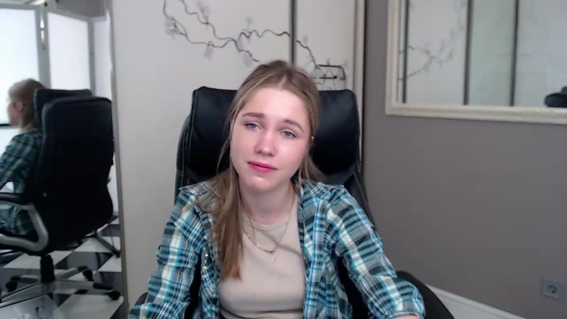 Gallery image thumbnail from Kate_Lewiss's myfreecams stream on, 05/28/2024, 07:20 image 17 of 20