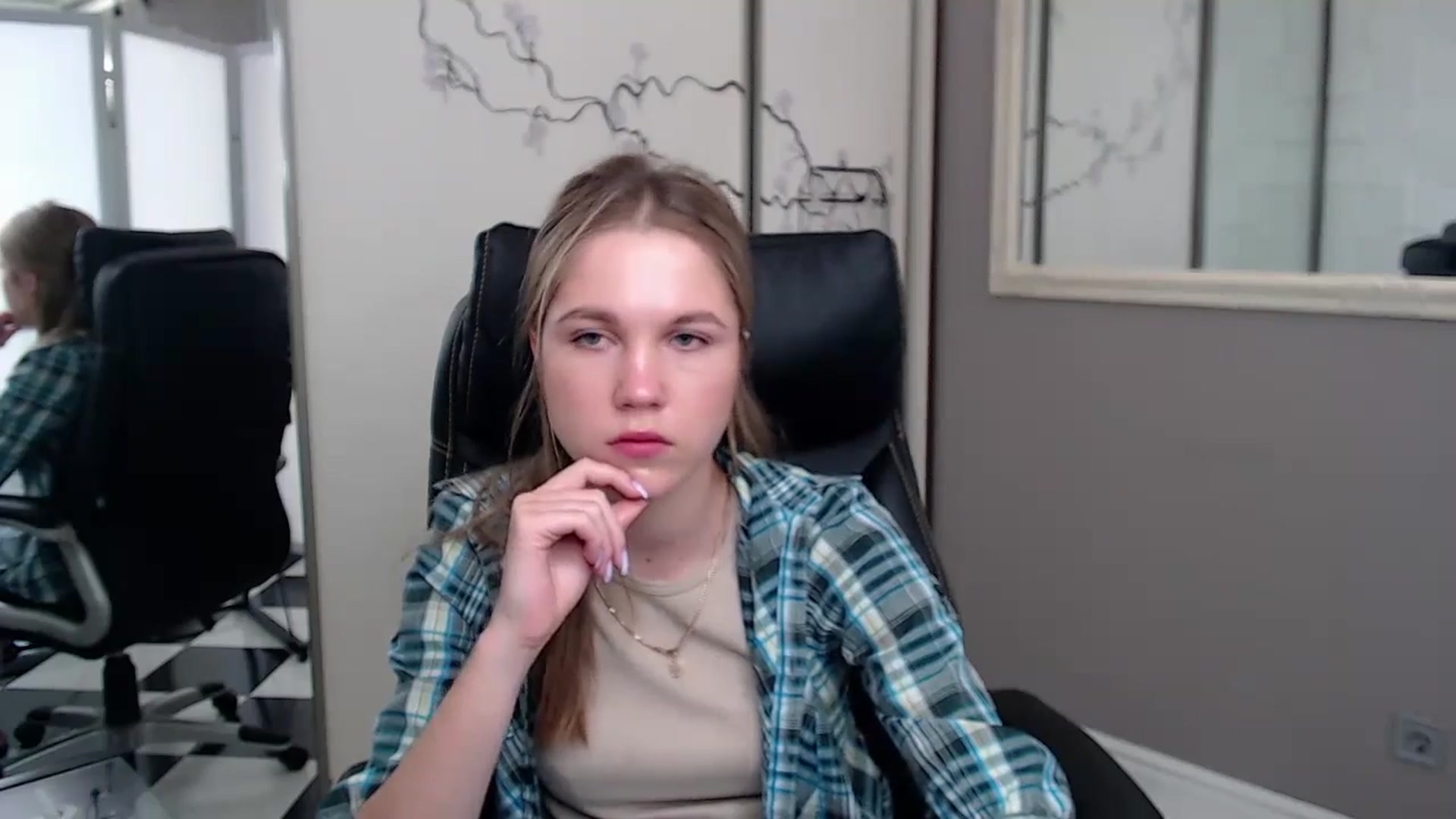 Gallery image thumbnail from Kate_Lewiss's myfreecams stream on, 05/28/2024, 07:20 image 14 of 20